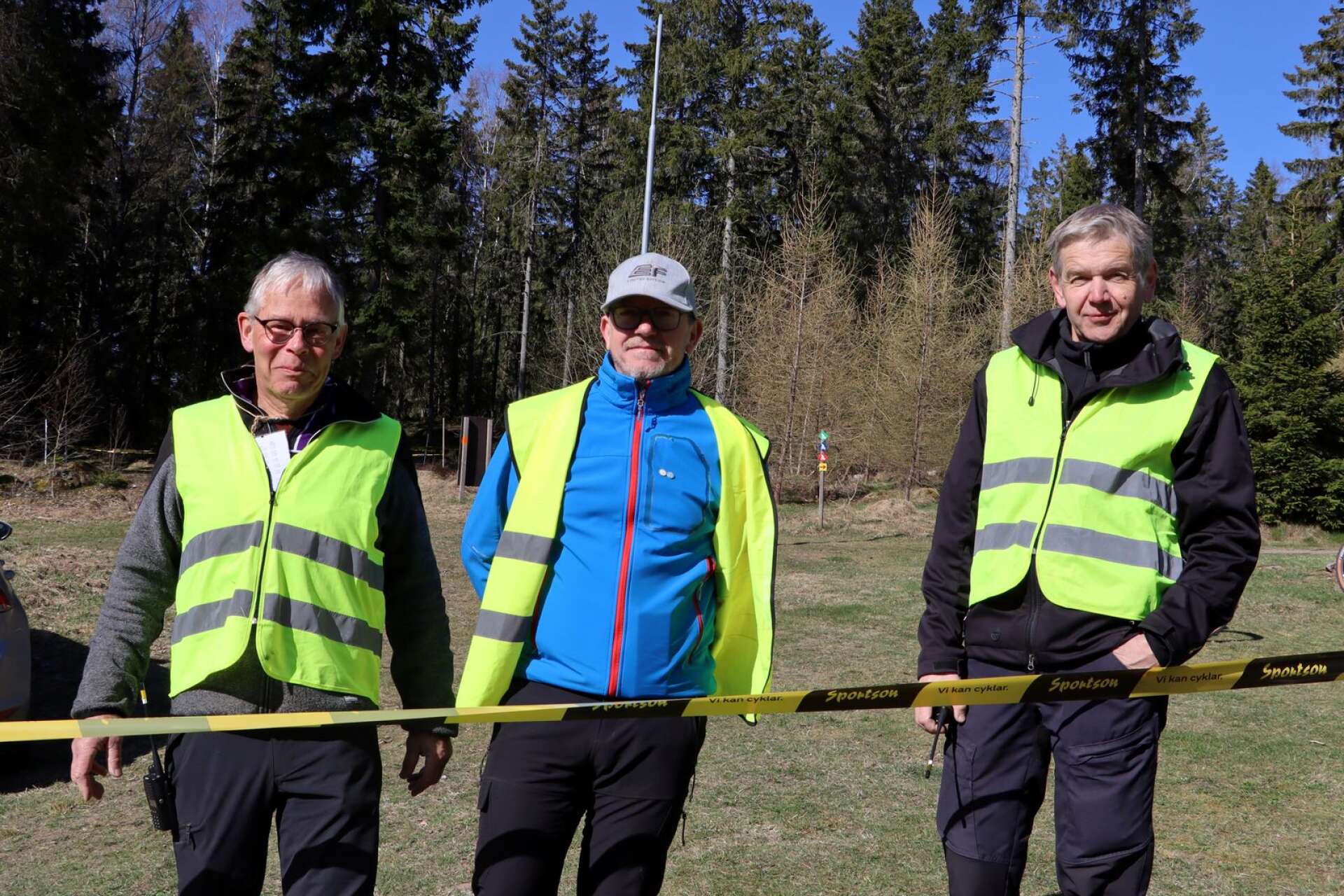 Funktionärstrion Ulf Rudberg, Kent-Inge Ahl och Magnus Gustafson tycker att tävlingen är ett roligt arrangemang för klubben.