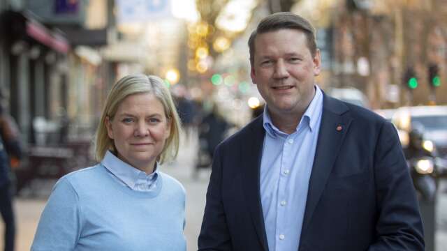 Magdalena Andersson och Tobias Baudin besöker Skövde. Foto: Socialdemokraterna, pressbild 