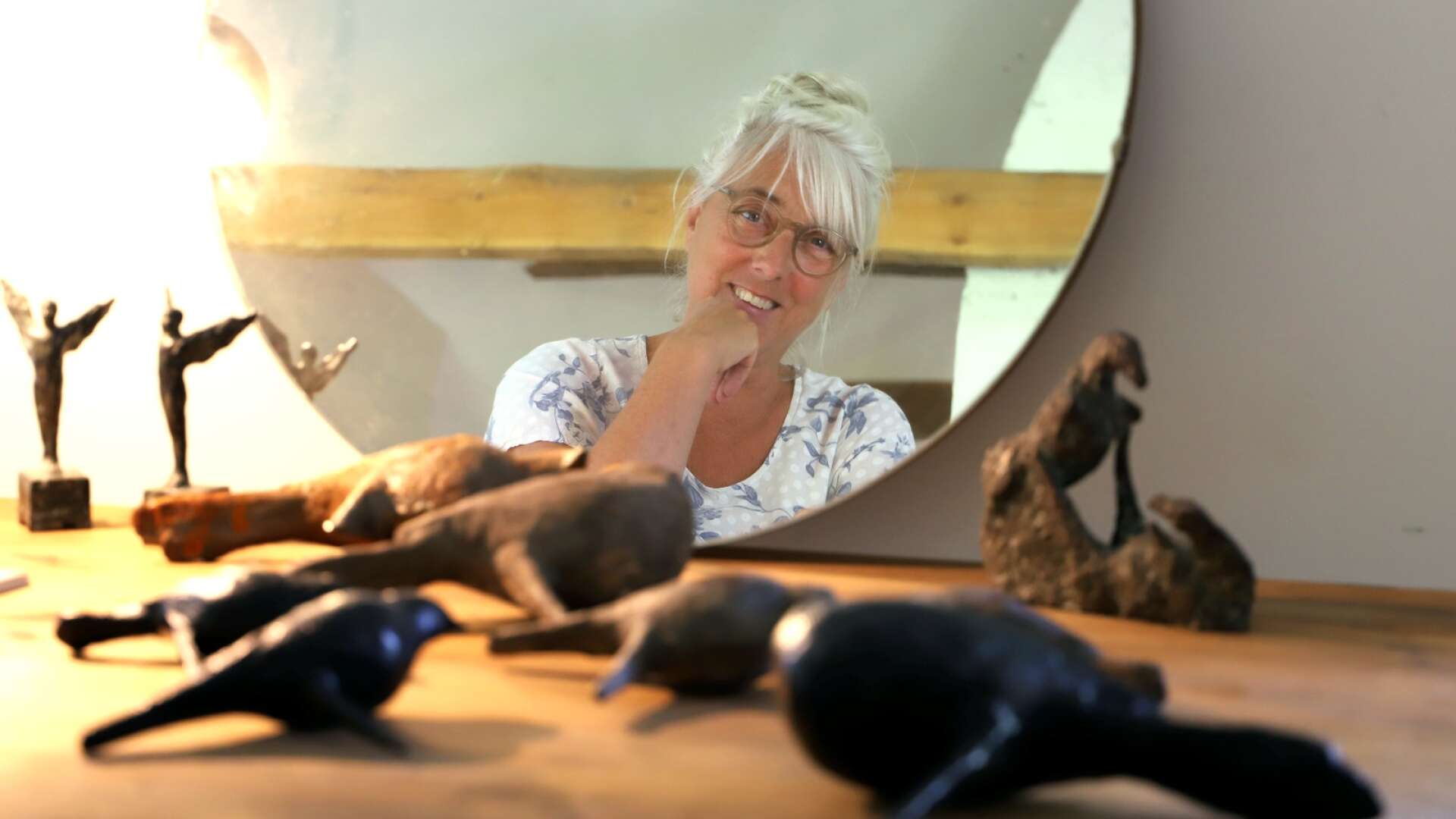Värmländska konstnären Ditte Reijers är skulptör och håller just nu på och boar in sig i sin nya ateljé hemma i Borgvik, där hon bor i en före detta arbetarbostad från 1800-talet.