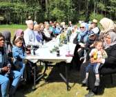 Alla boende på Letälvsgården bjöds på grillfest med anhöriga och personal samt deras barn.