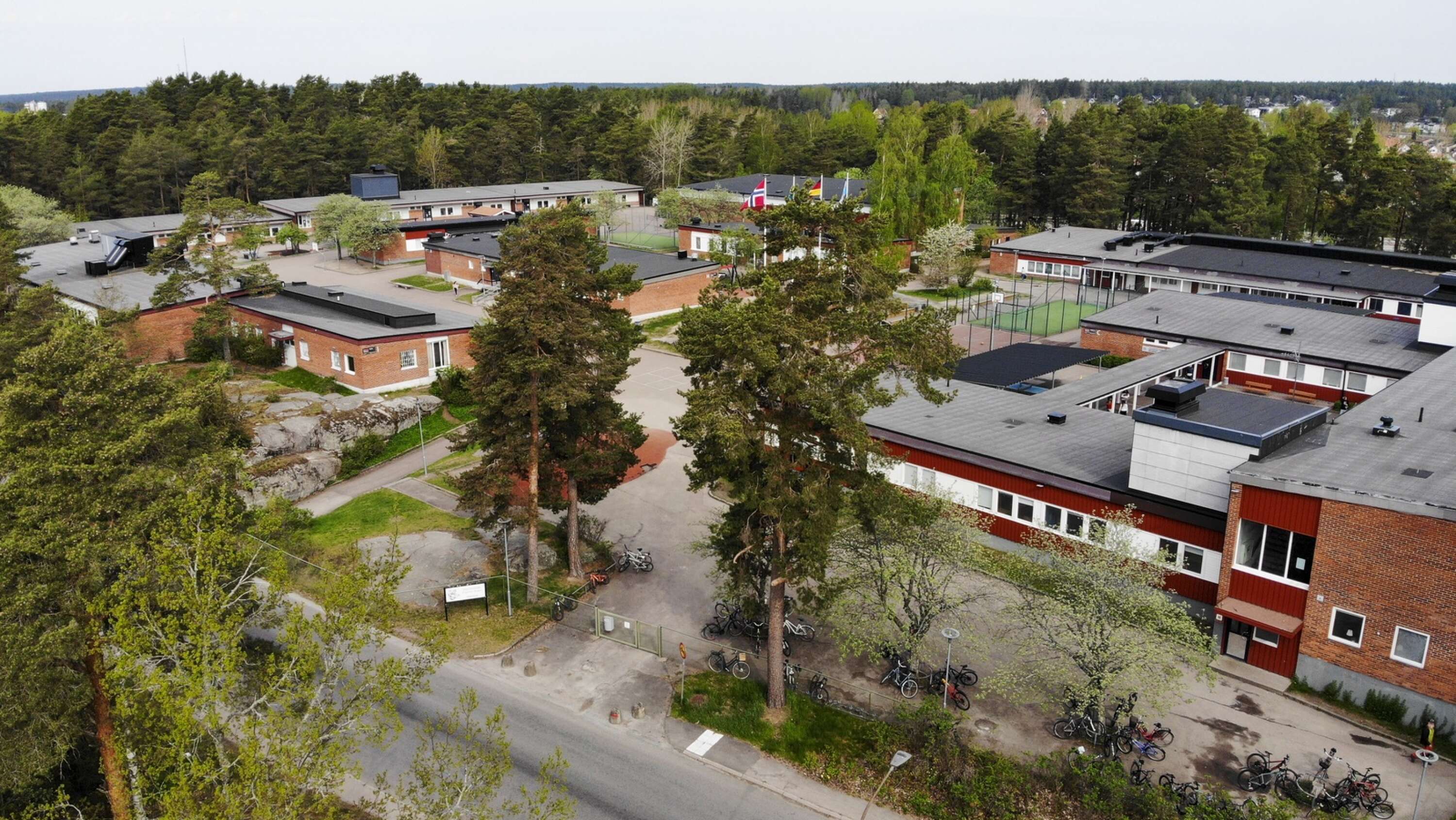 Händelserna på Internationella Engelska skolan i Karlstad rör upp många känslor hos elever och föräldrar. 
