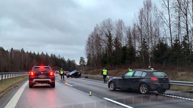 Utredning har startat efter dödsolyckan på E18 utanför Karlskoga.