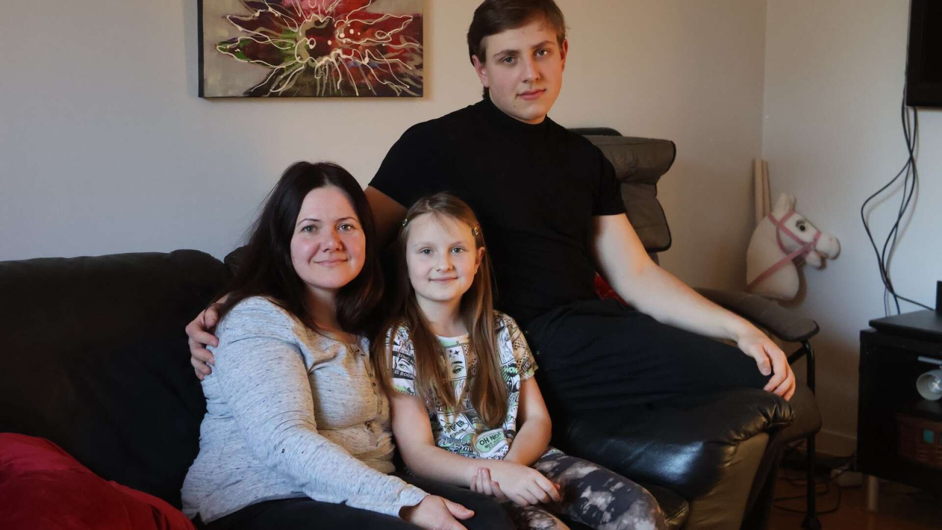 Nataliia och barnen Viacheslav och Anastasia har nu varit i Ärtemark och Bengtsfors i snart ett år. 