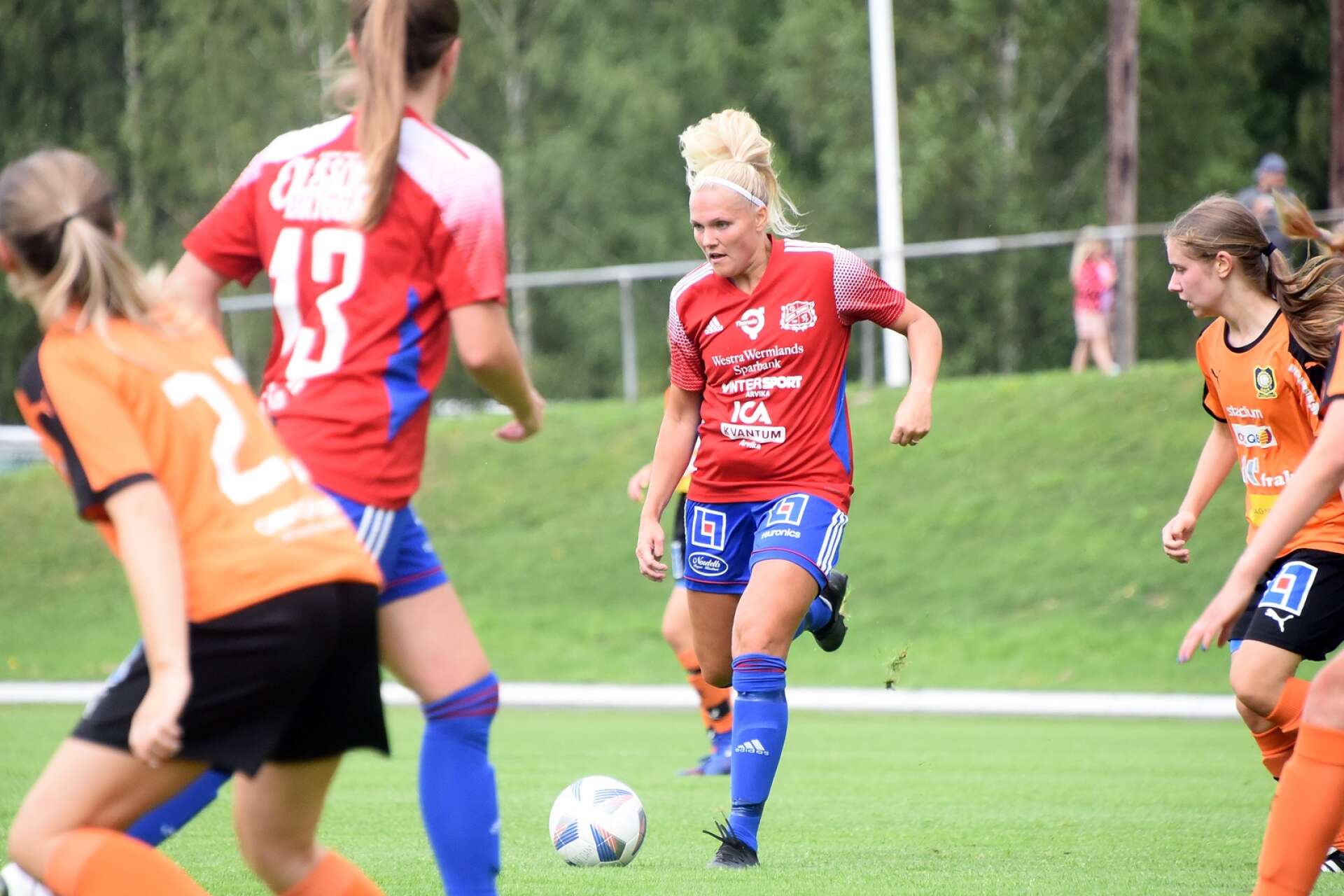 Sofia Karlsson gjorde två mål i tisdagens segermatch mot Råtorp.
