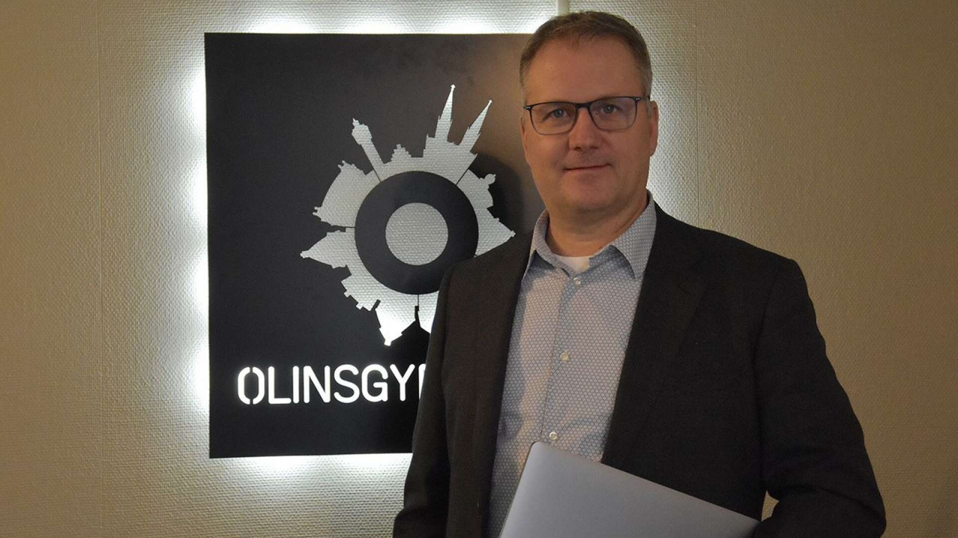 Lidköpings tidigare skolchef Ulf Karlsson blir vd för Olinsgymnasiet i Skara. Samtidigt etablera friskolan en ny skolenhet i Falköping, och tar med det ännu ett steg i sin expansion.