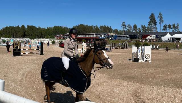 Kajsa Björe på Madame L har kvalificerat sig till Falsterbo Horse Show.