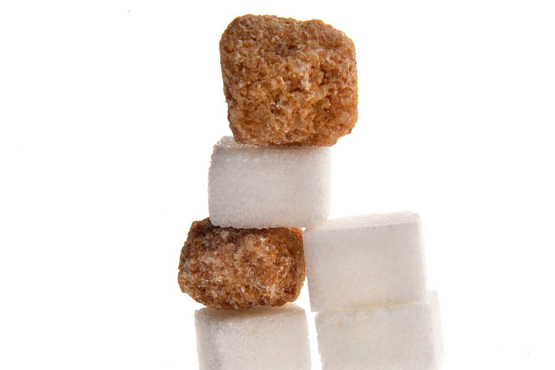 Byrån noterar dock att det ändå är fråga om nymodigheter att ersätta det vita svenska bitsockret med kolonialt brunfärgat oraffinerat socker, skriver Byrån.