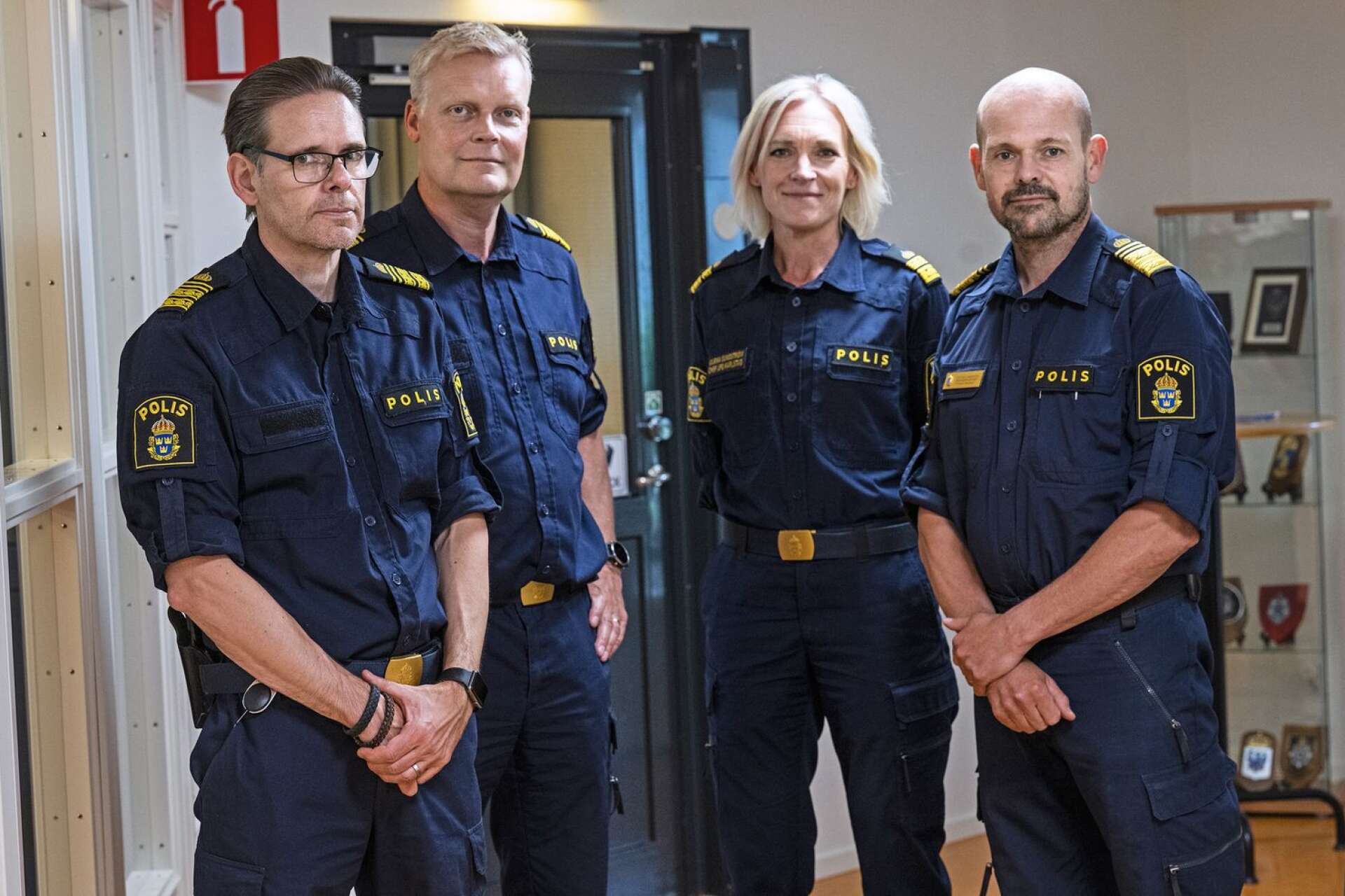 Urban Bengtsson, chef för utredningssektionen, Lars Wirén, polisområdeschef i Värmland, Ulrika Sundström, lokalpolisområdeschef i Karlstad, och Patrick Ungsäter, regionpolischef för Bergslagen, medverkade på pressträffen.
