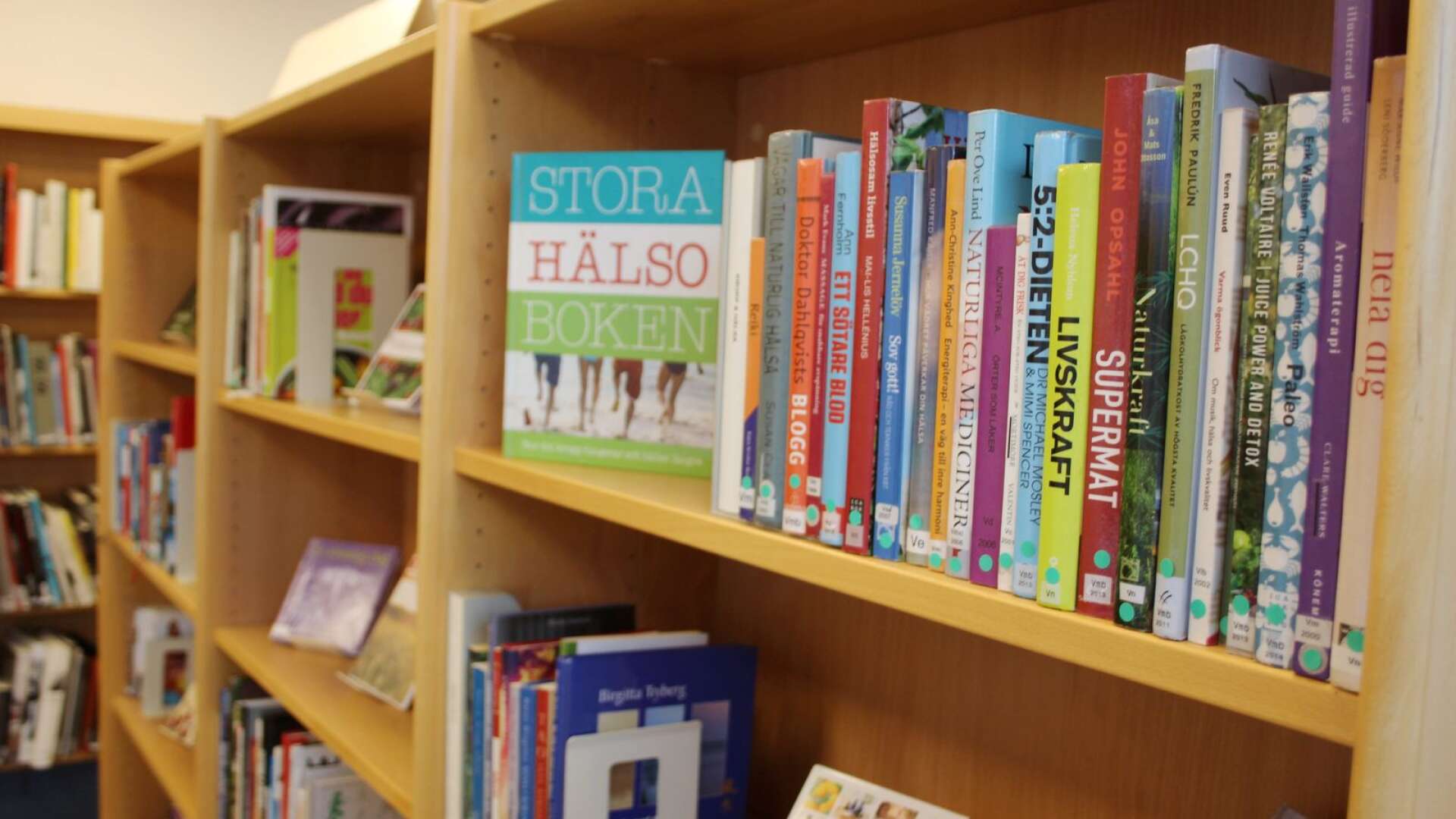 Det var inget brott mot bibliotekslagen när biblioteken i Karlstads kommun stängdes i december, anser förvaltningsrätten. 