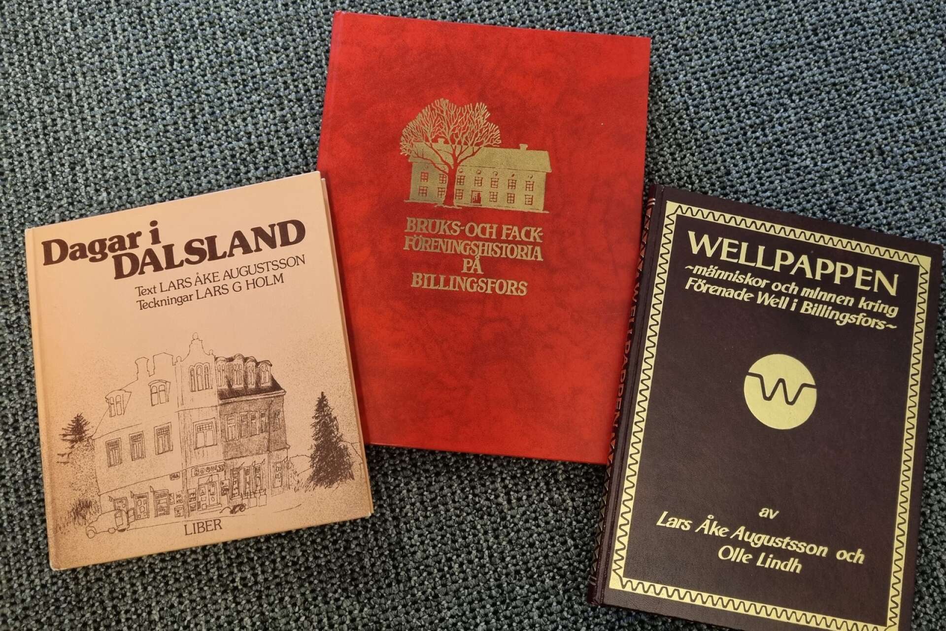 Lars Åke Augustsson har skrivit flera böcker som handlar om Dalsland. Här är några.