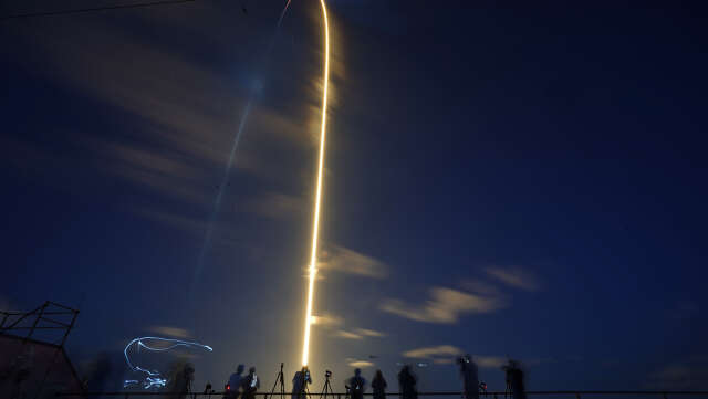 Falcon 9-raketen lyfter från Kennedy Space Center i Florida.