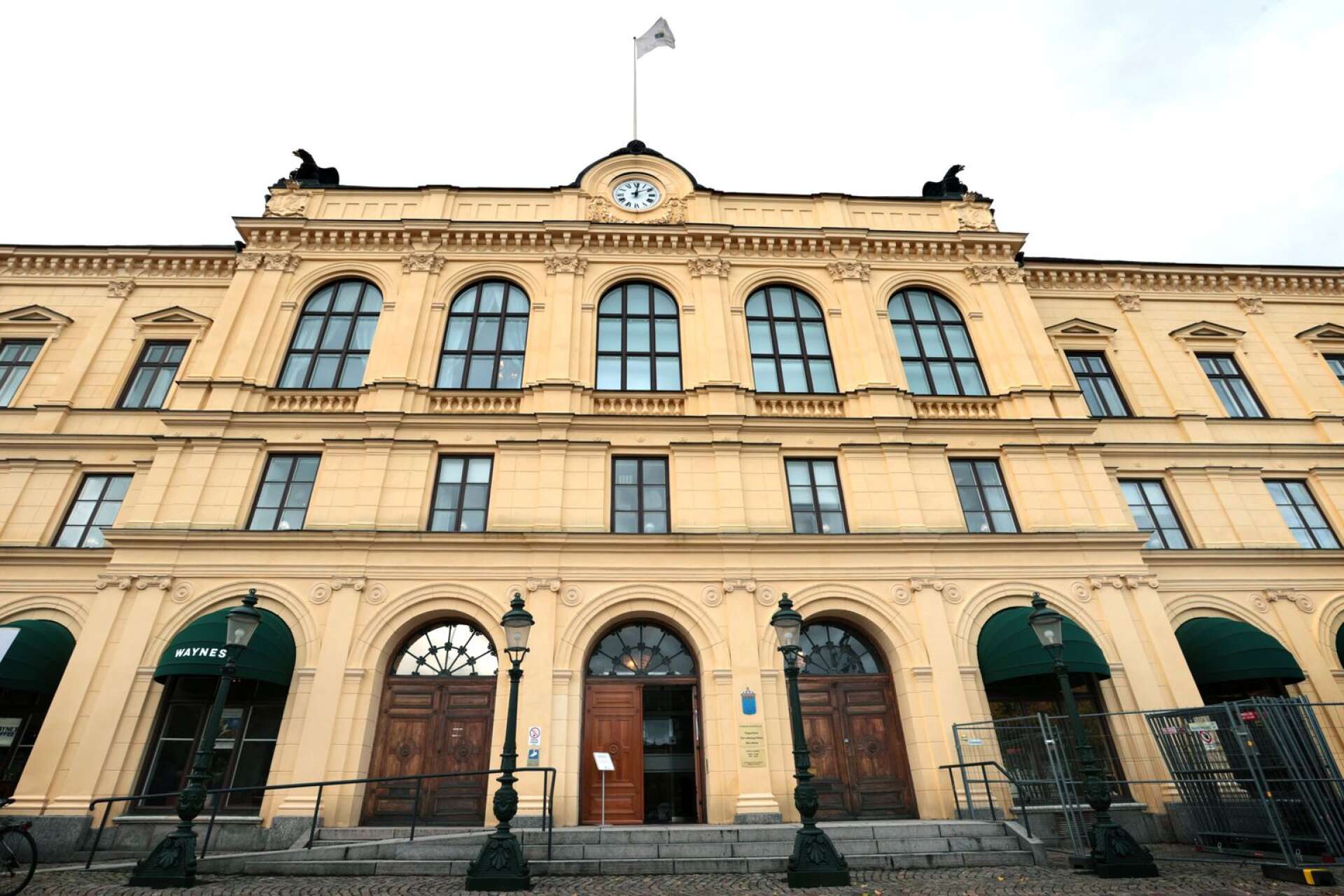En 17-årig pojke misstänks för sexuellt utnyttjande av barn, enligt ett åtal som lämnats till Värmlands tingsrätt.
