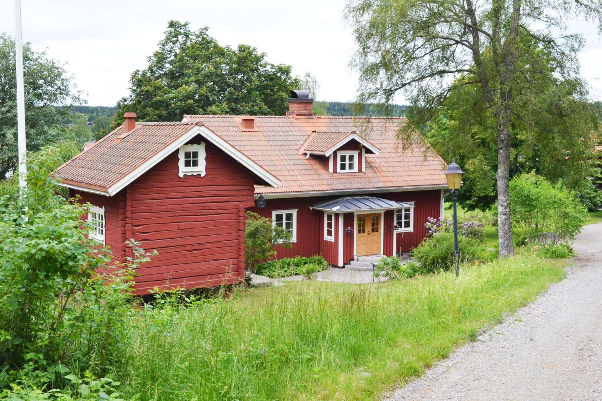 Ett klassisk svenskt landskap skulle man kunna kalla gården i Töcksfors.