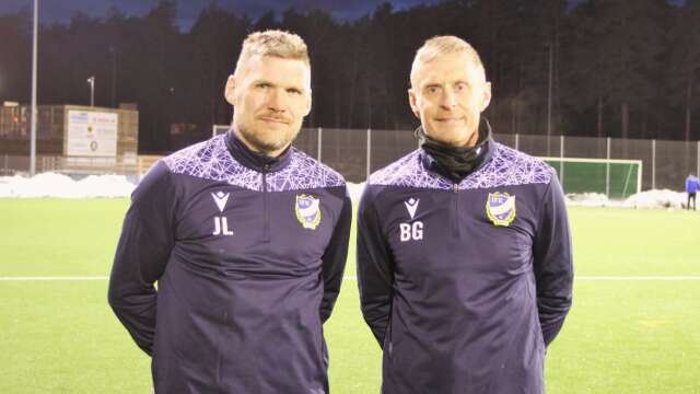 Johan Leandersson och Bjarne Gårdebratt fick se sitt IFK Åmål förlora med 1–2 hemma mot Åsebro i onsdags kväll.