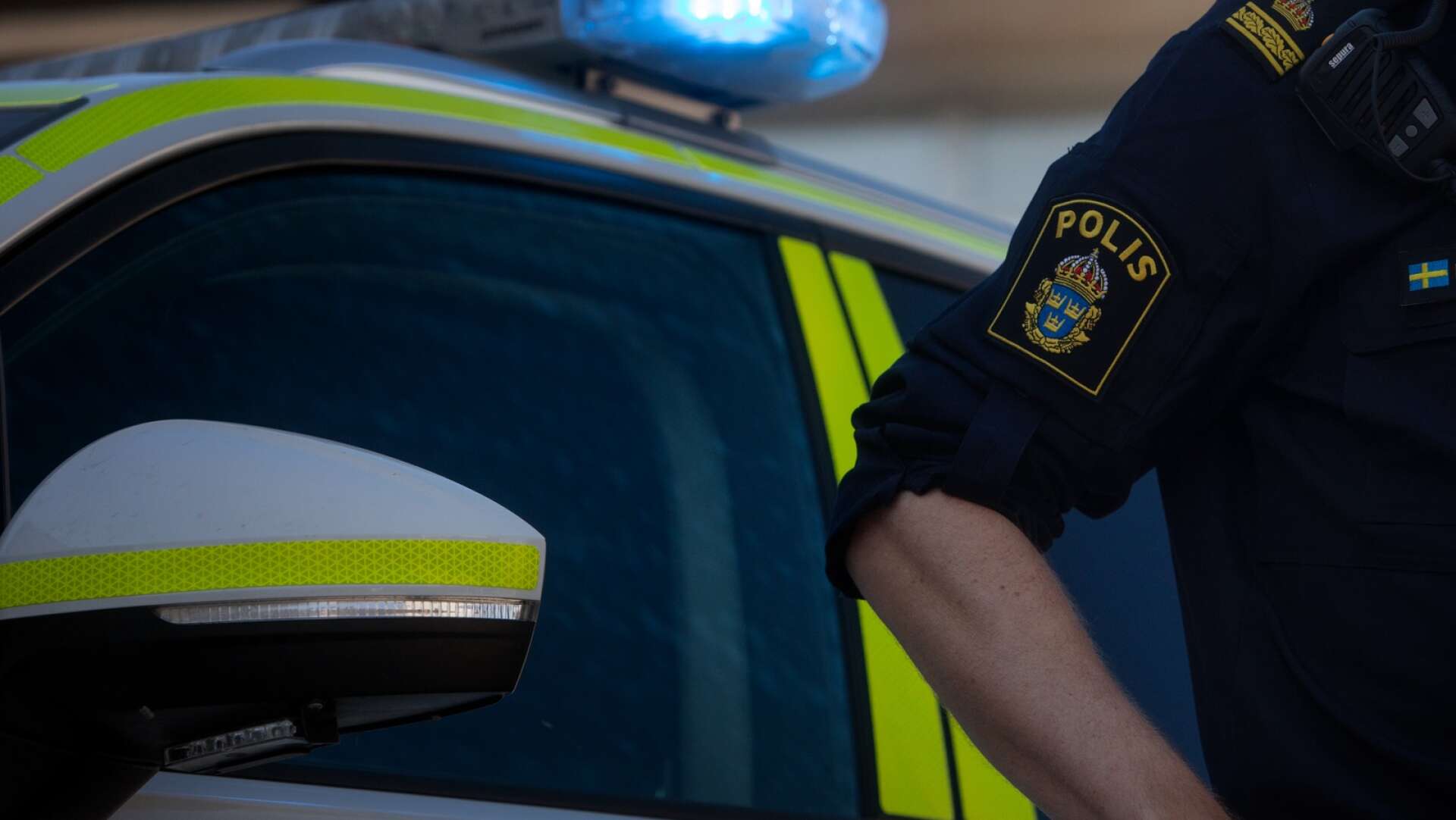 En man misstänks för flera brott efter att ha stoppats av polis på E45:an i Sunne kommun.