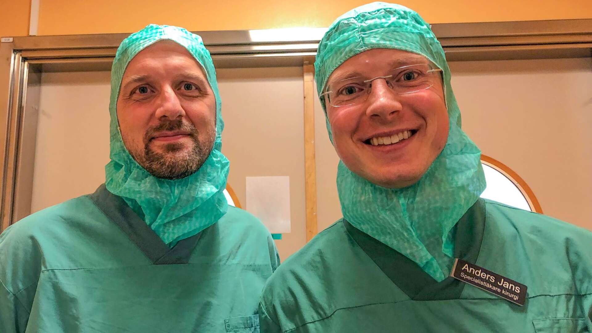 Erik Stenberg, överläkare, och Anders Jans, specialistläkare, på kirurgiska kliniken.