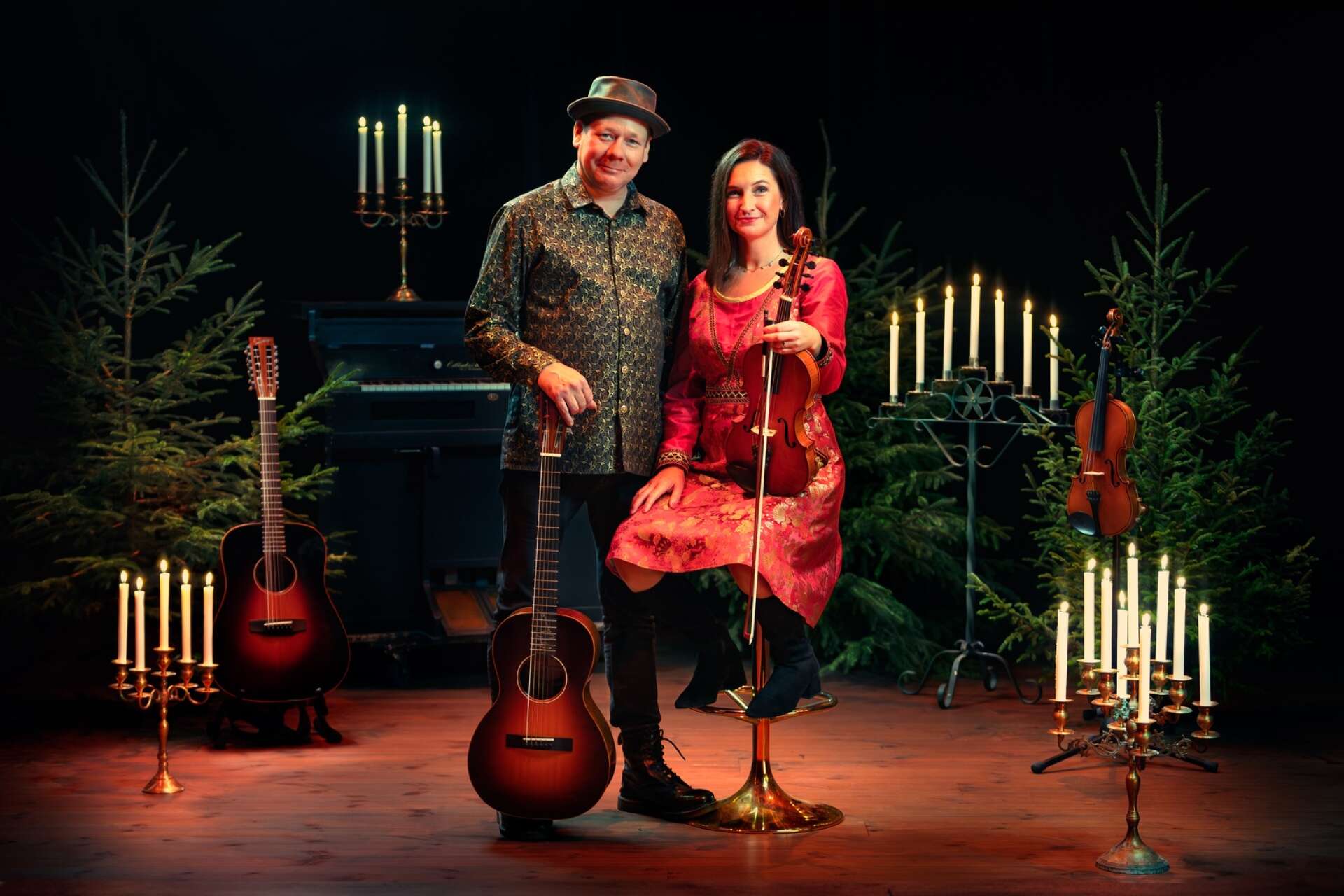 Magnus och Sophia Stinnerbom bjuder in musiker till ”Västanå Jul”. 