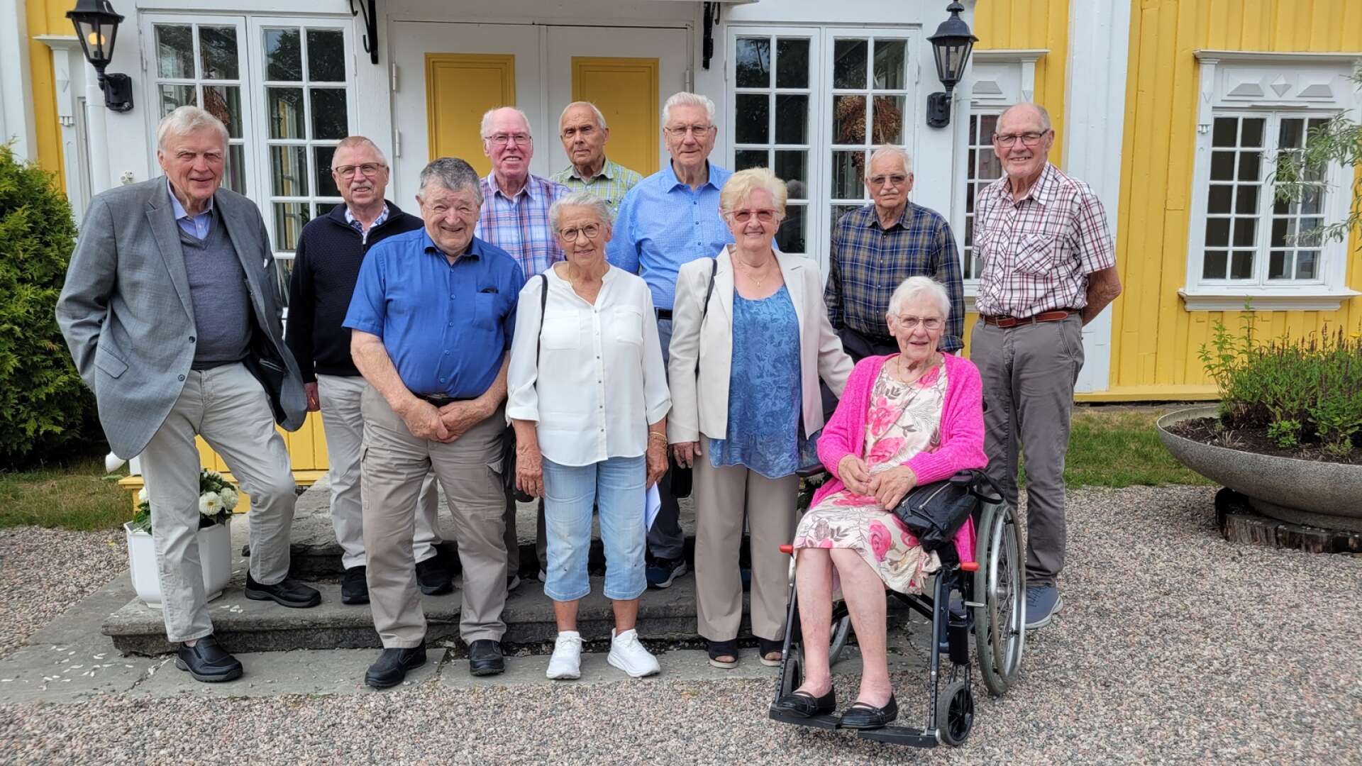 Elva Särestadselever samlades på Ronnums herrgård.