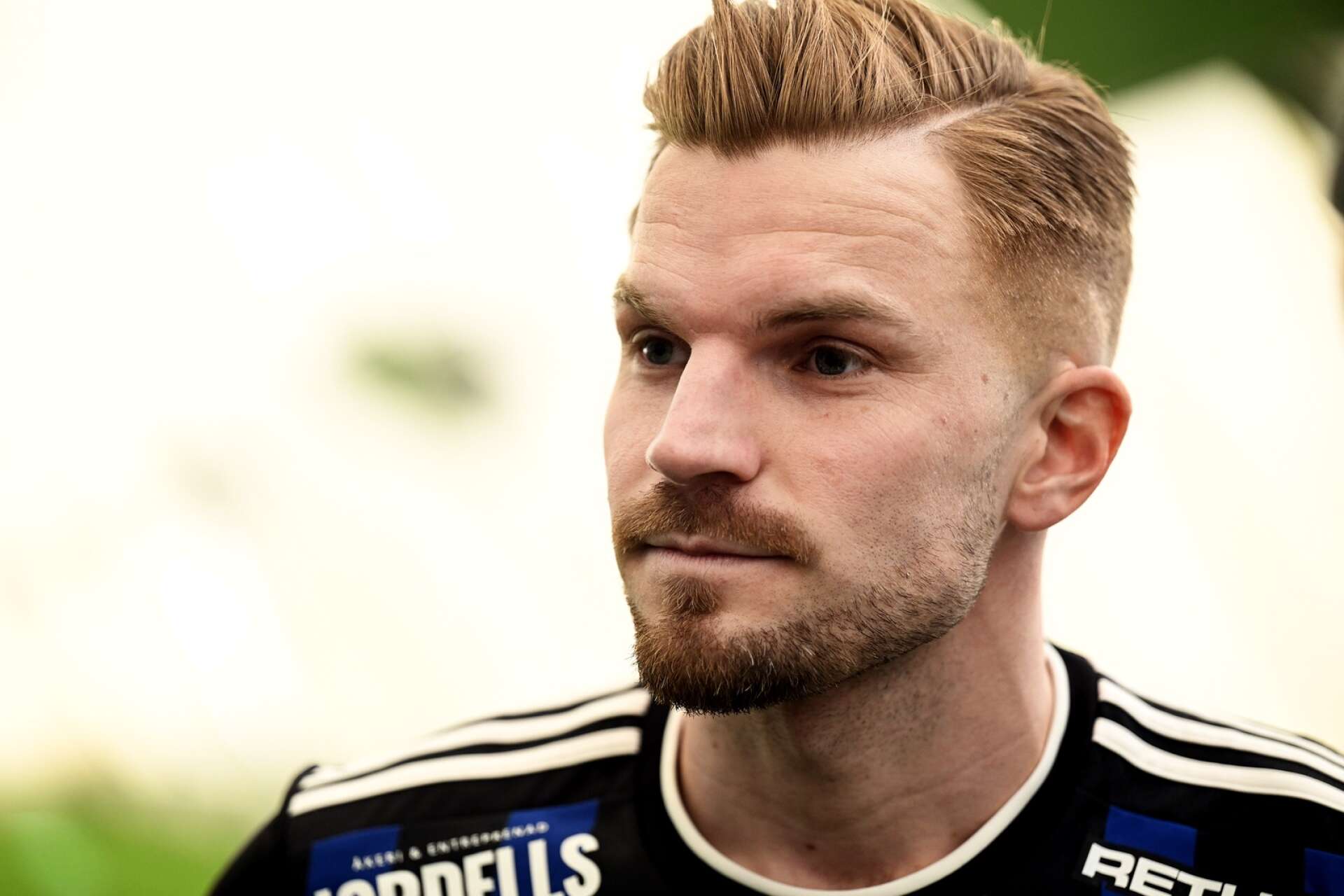 Erik Björndahl stängs inte av efter sin utvisning. 