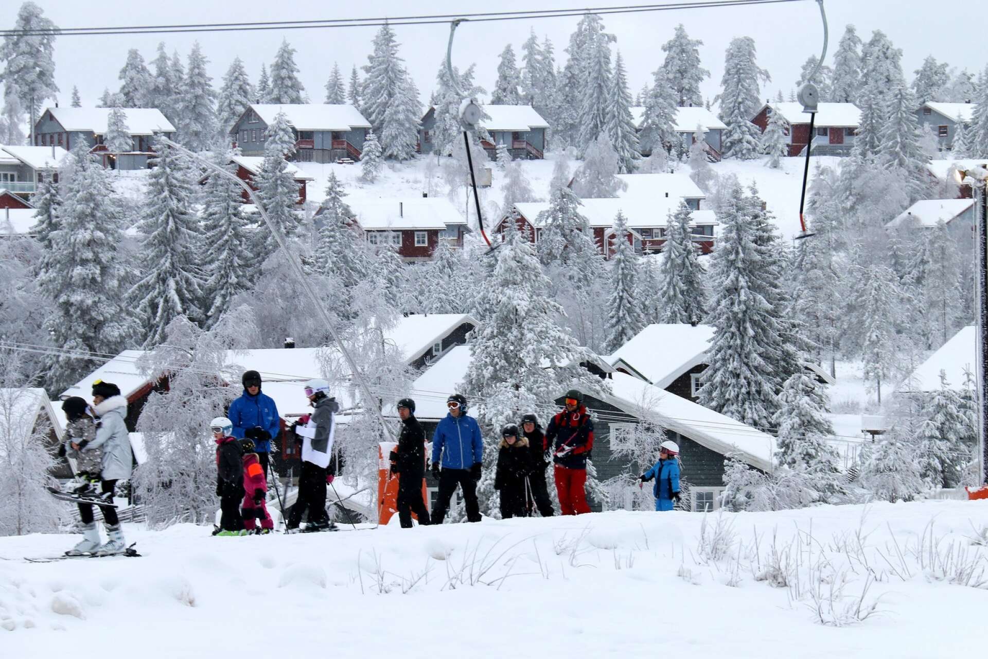 Nu väntar man bara på kallgrader och snö i Branäs. Om drygt en månad är tanken att öppna anläggningen för säsongen.