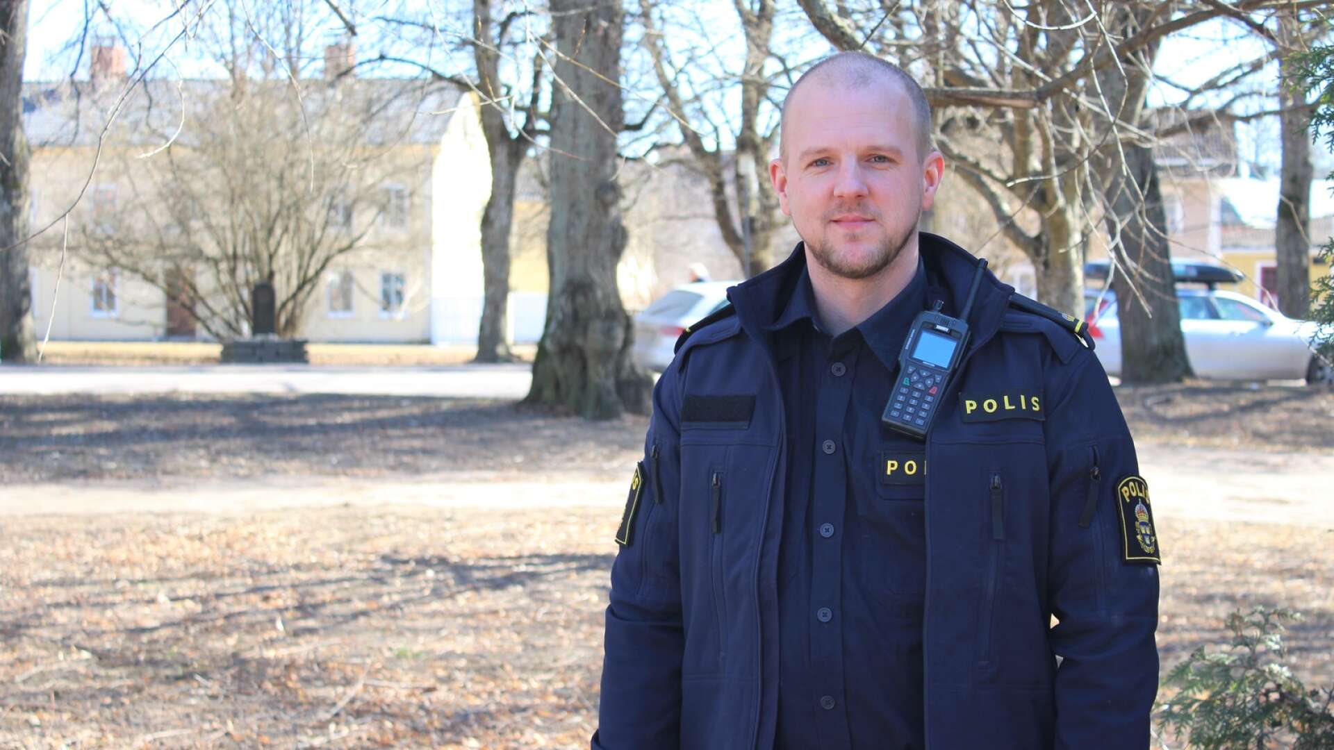 Andreas Ringbäck är tillförordnad kommunpolis i Kristinehamn, Filipstad och Storfors. Han tipsar om vad som kan vara bra att tänka på under sommarmånaderna.