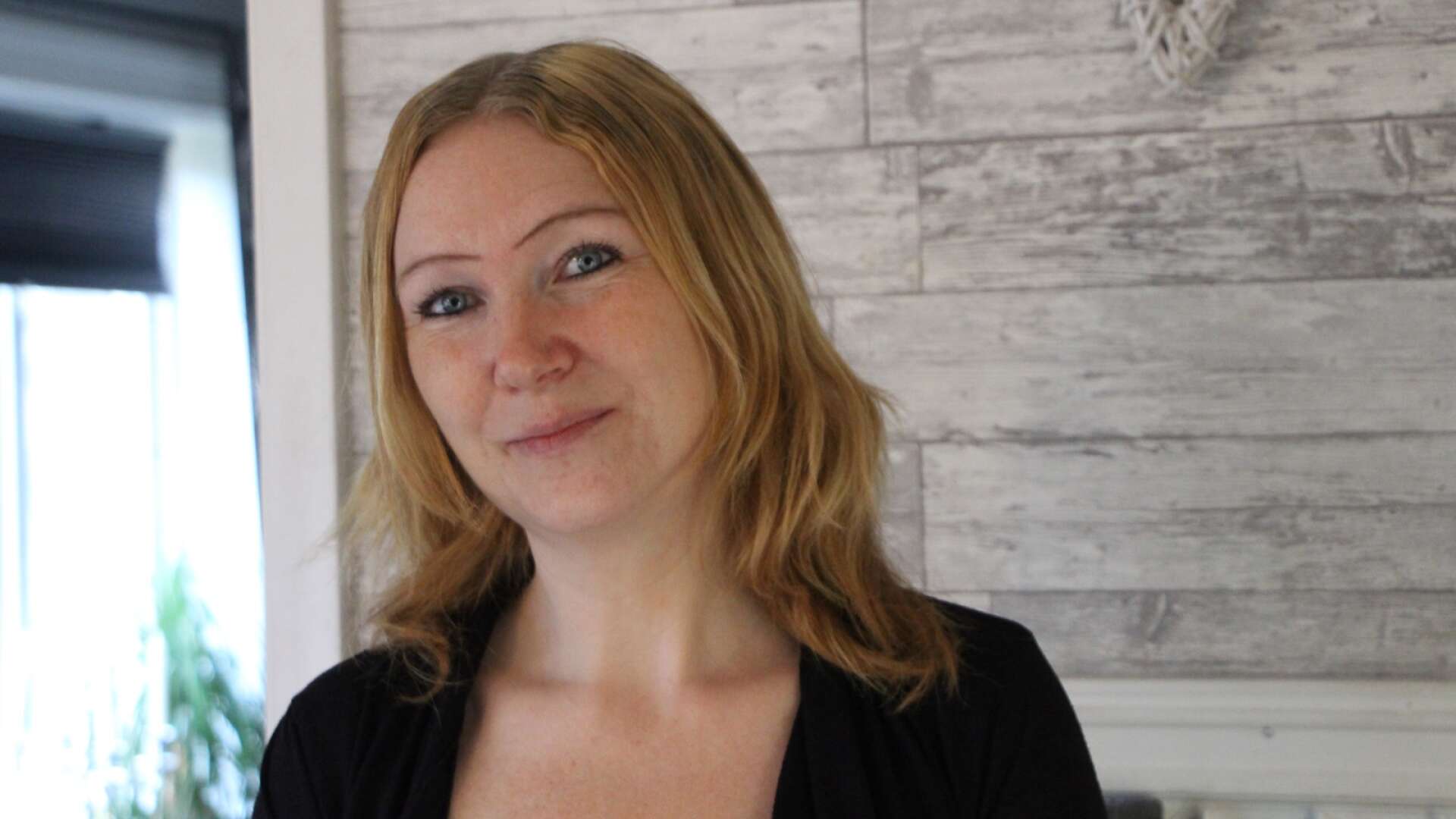 Johanna Johansson (SD), ledamot sjukhusstyrelsen, vill inte medverka till en nedläggning av akuten i Lidköping