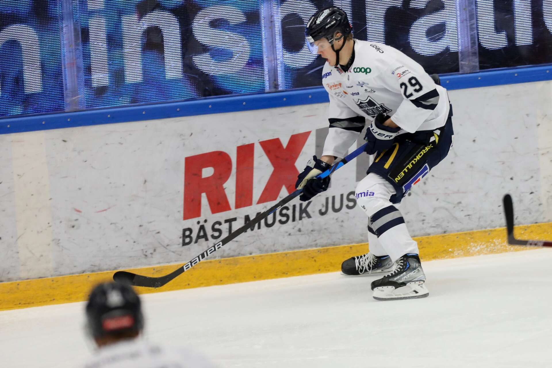 Albin Eriksson är tillbaka i truppen efter två matchers avstängning. 