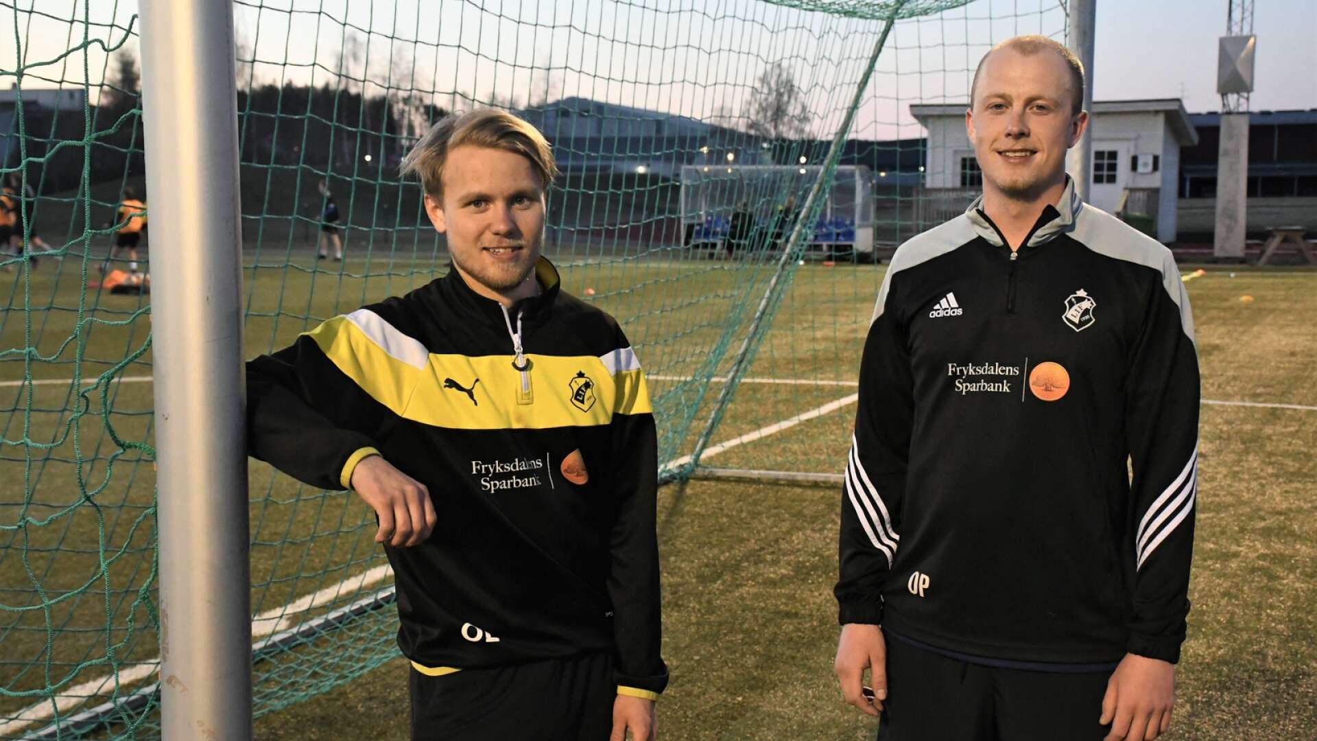 Oscar Larsson och Olle Persson tillhör två av de mer rutinerade spelarna i årets unga Lysviklag.