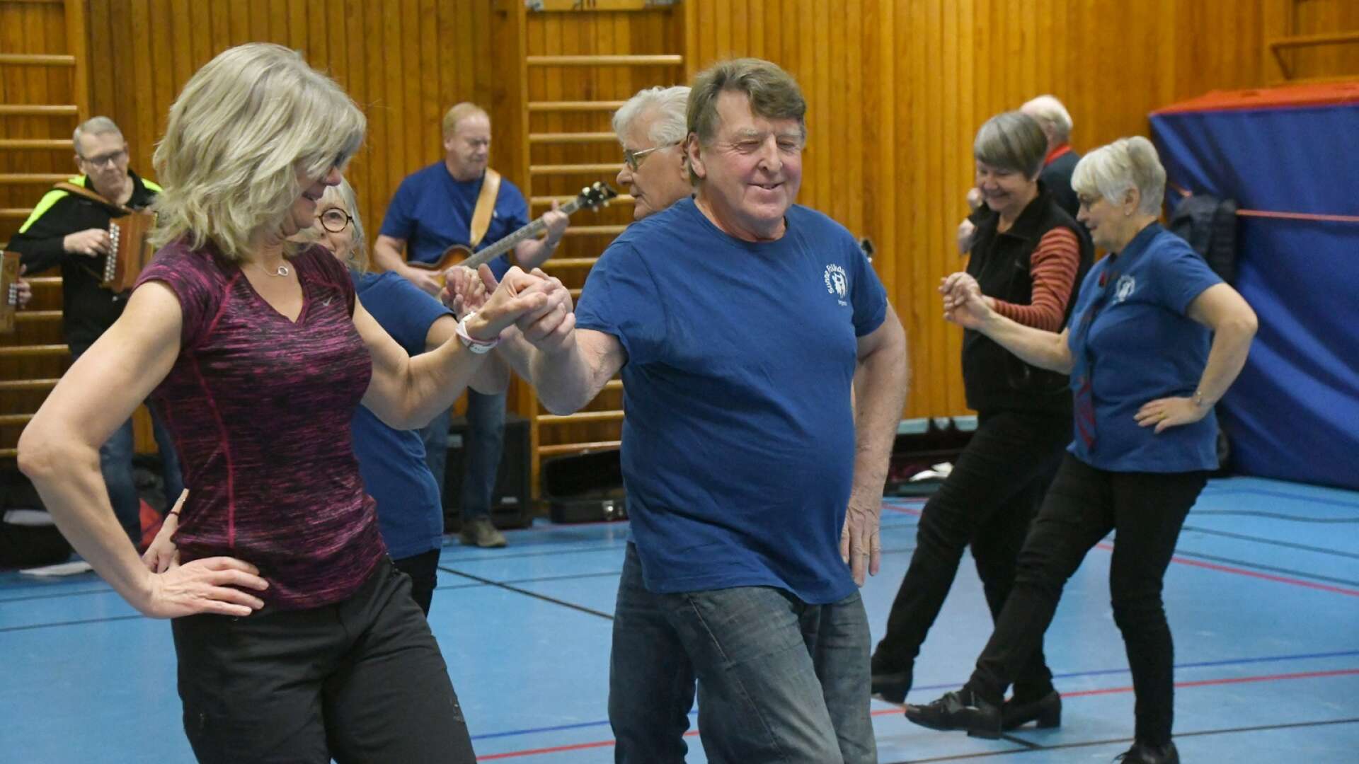 Härlig stämning när Sunne Folkdansare tränade för första gången för året.