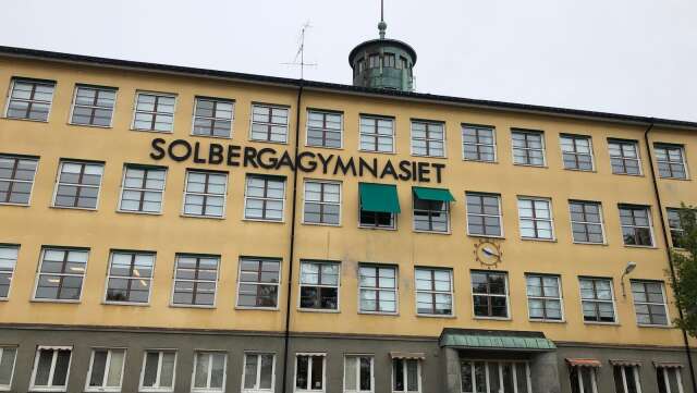 Eleverna på Solbergagymnasiet kan snart få gå tillbaka till skolan.