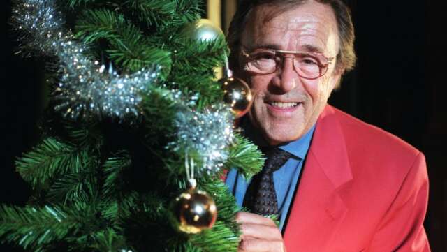 I 30 år var han hela Sveriges julaftonssällskap i rutan. Nu är det dags att tända ett ljus för Arne Weise.