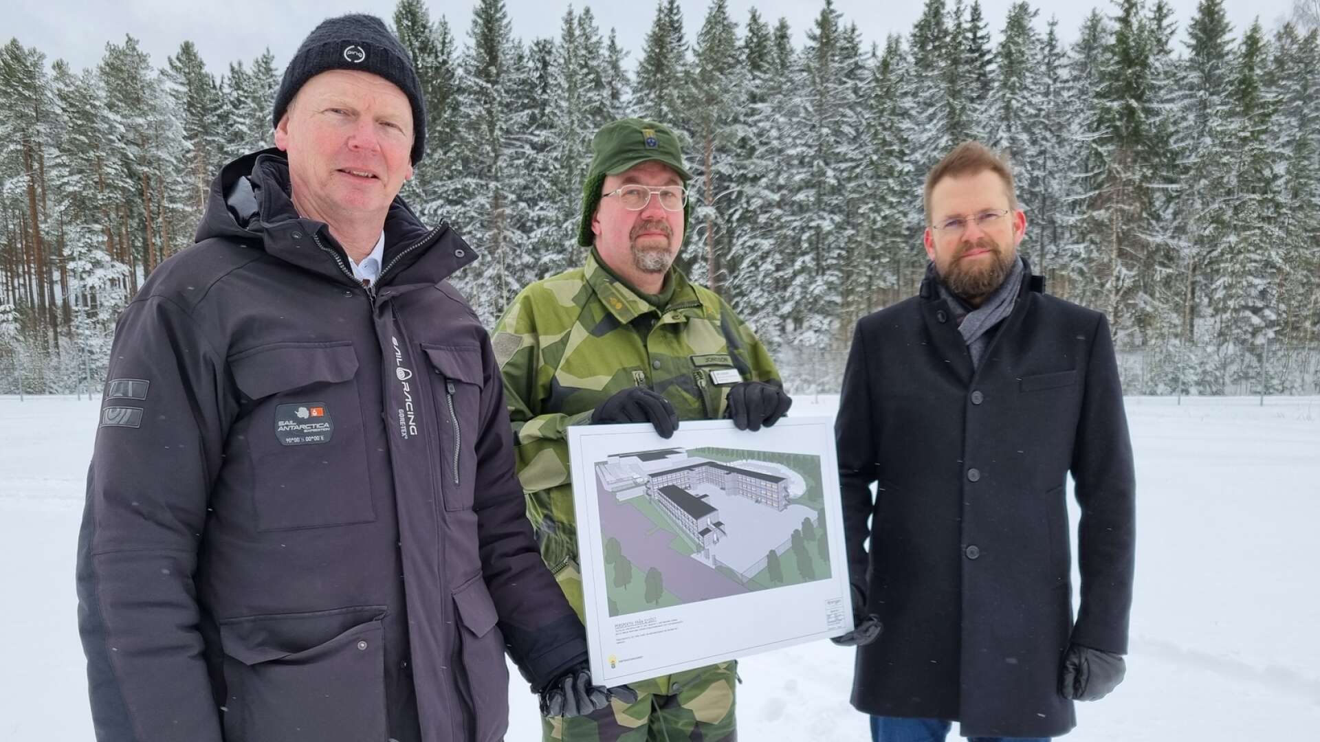 Jan-Olov Hedqvist, Lars Jonsson och Martin Willén visar en skiss på hur modullösningen kommer att se ut.