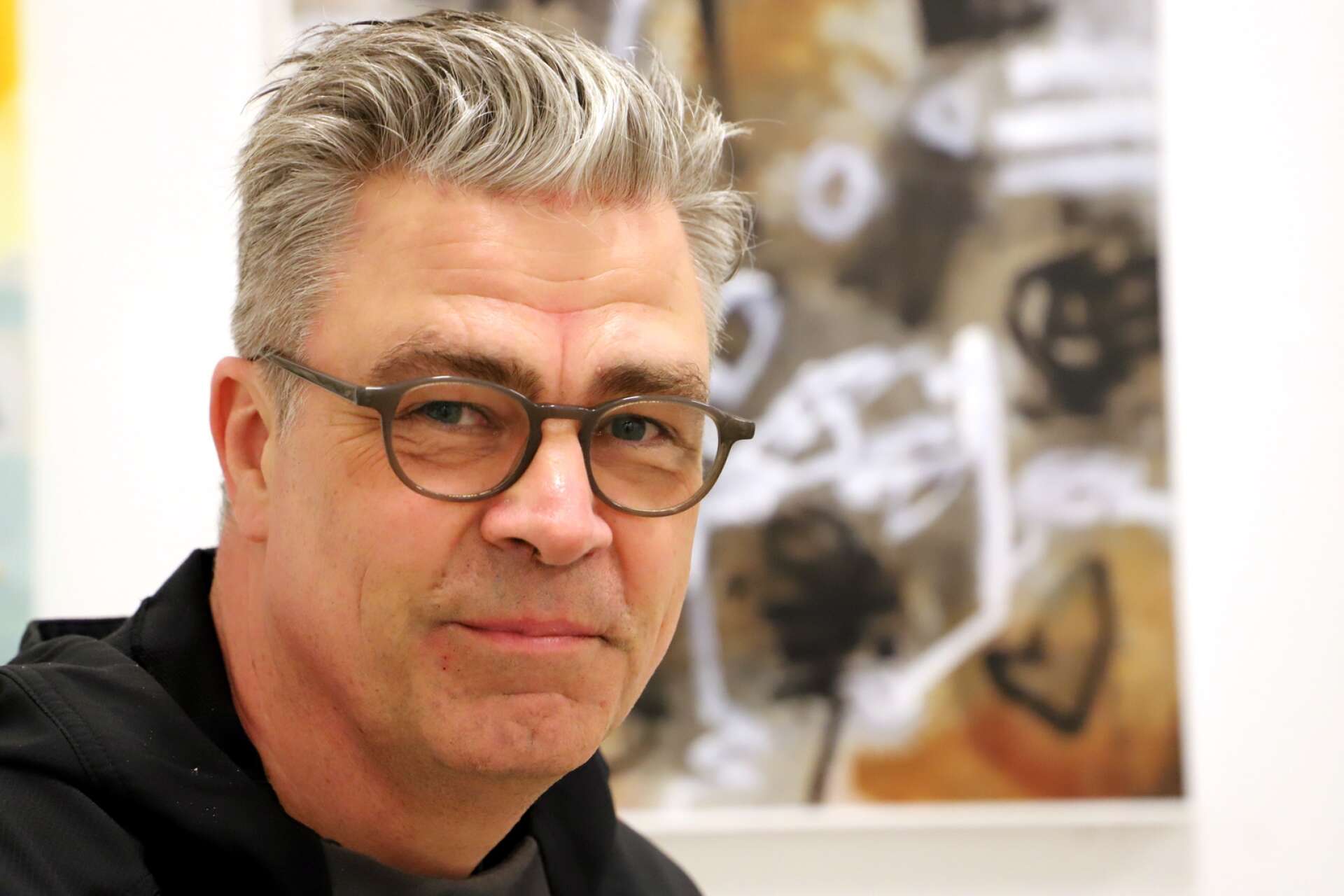 Hans Westlund är välbekant som curator för Laxholmens kulturhus i Munkfors, men är också själv konstnär.