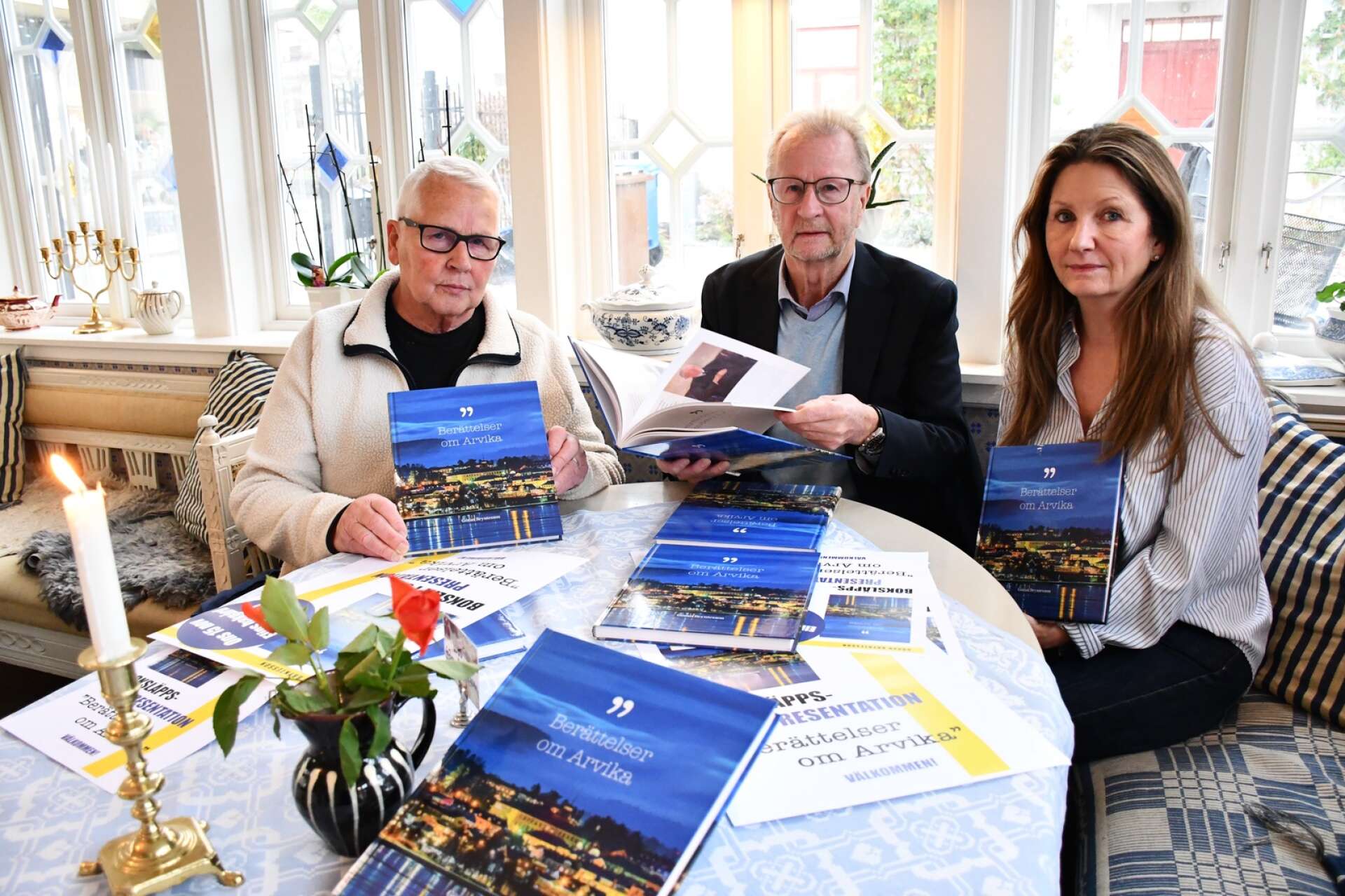 Vid boksläppet hade Göran Bryntesson med sig fotografen Tage Bäck och grafikern Carina Moberg.