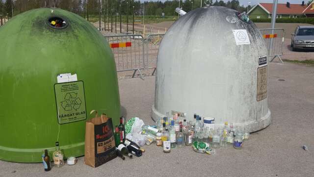 Så här såg det ut vid återvinningen på Östra Åsen i fredags.