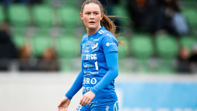 Kalmars Svea Rehnberg under fotbollsmatch i Damallsvenskan.