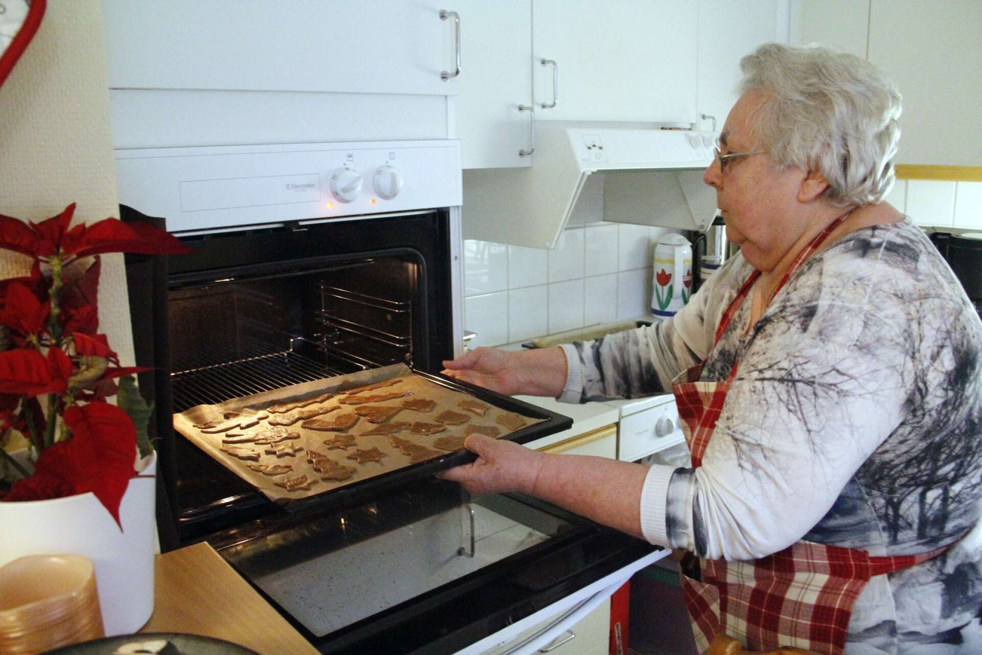 I över 20 år har Nada Cvijanovic anordnat julbak på Åmåls äldreboende.