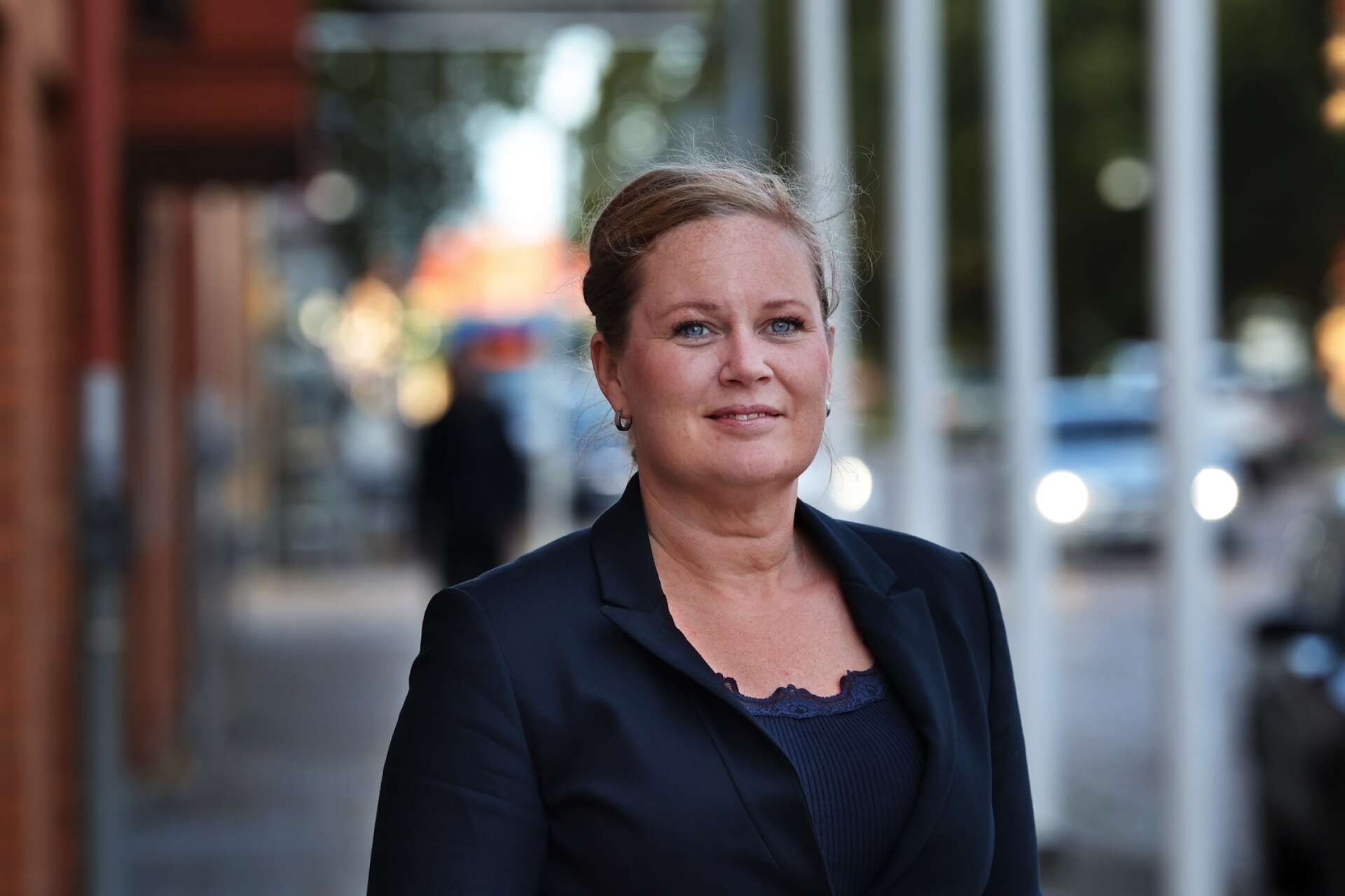 Caroline Hagström, chef för sektor service i Lidköpings kommun, anser att beslutet att tömma källaren i Annexet är det bästa för fastigheten.