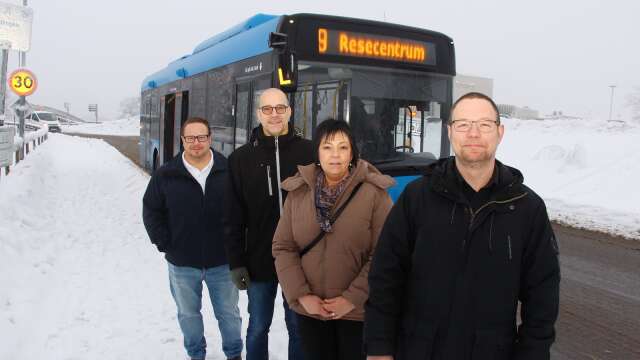 André Sellén, affärschef Nobina, Jan Bremer, infrastrukturstrateg, Christina Pilemarker, Västtrafik, och Johan Ask, kommunalråd, hoppas att fler väljer bussen upp till Billingen.