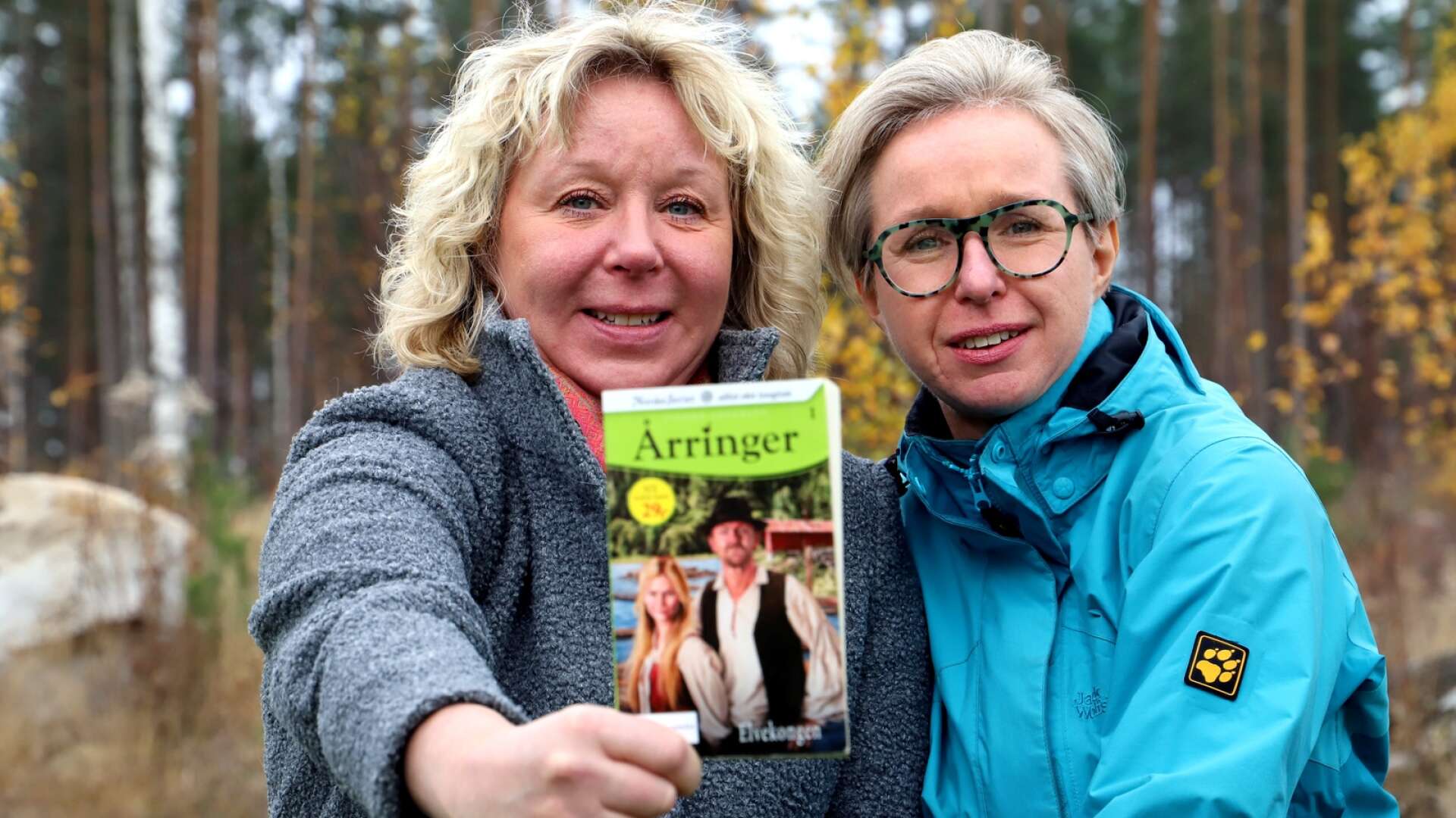 Systrarna Maria och Malin från Sysslebäck har startat ett bokförlag ihop, för att ge ut en norsk försäljningssuccé på svenska. Planen är att läsarna ska prenumerera och få romantiken hem i brevlådan.