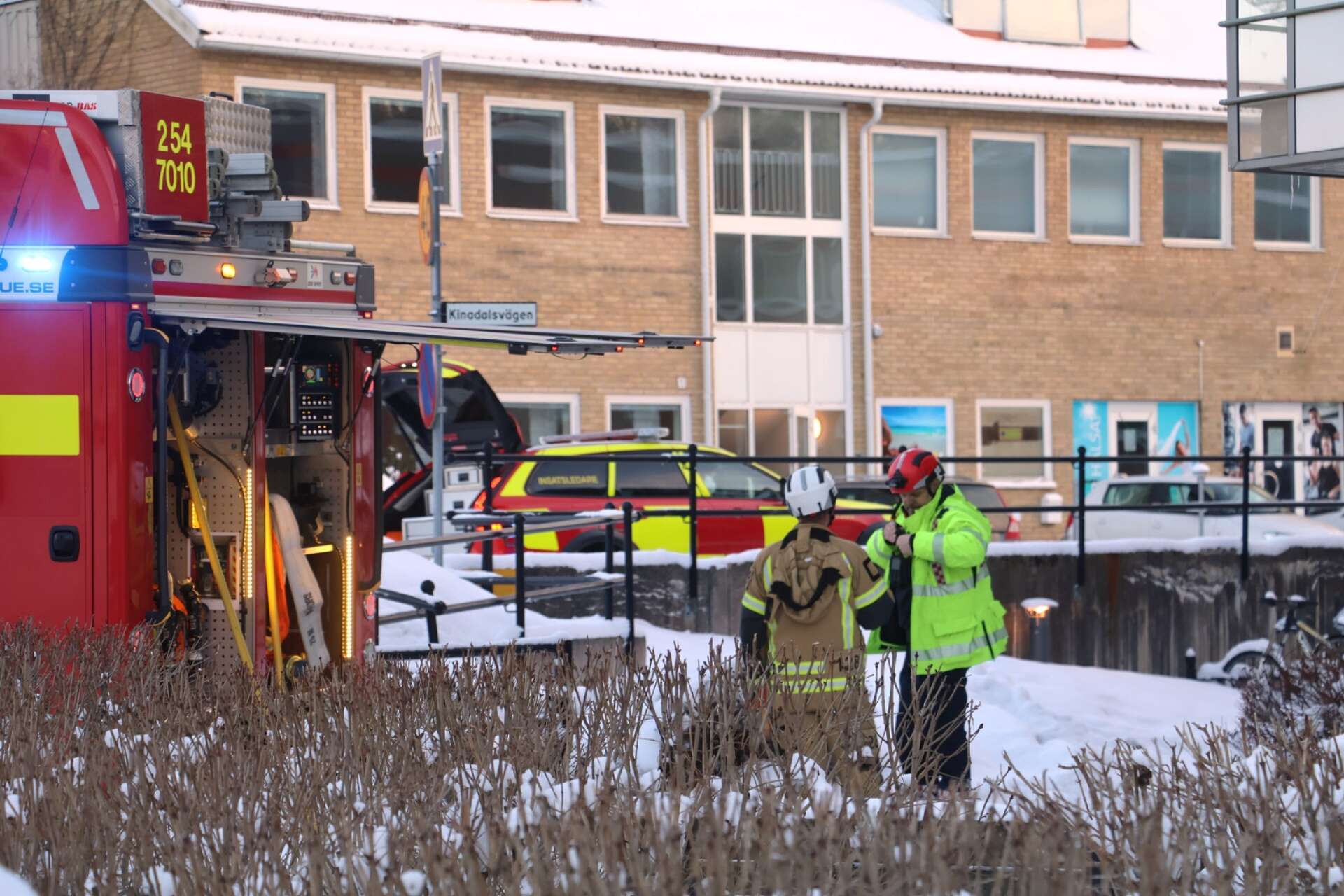 Räddningstjänsten i Bengtsfors var snabbt på plats och deras ingripande kunde förhindra en betydligt allvarligare brandutveckling.