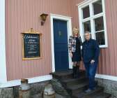 På lördagen bjöd Desirée och Kalle Kjellberg in till öppet hus för att fira den nyrenoverade missionskyrkans 100-årsdag.