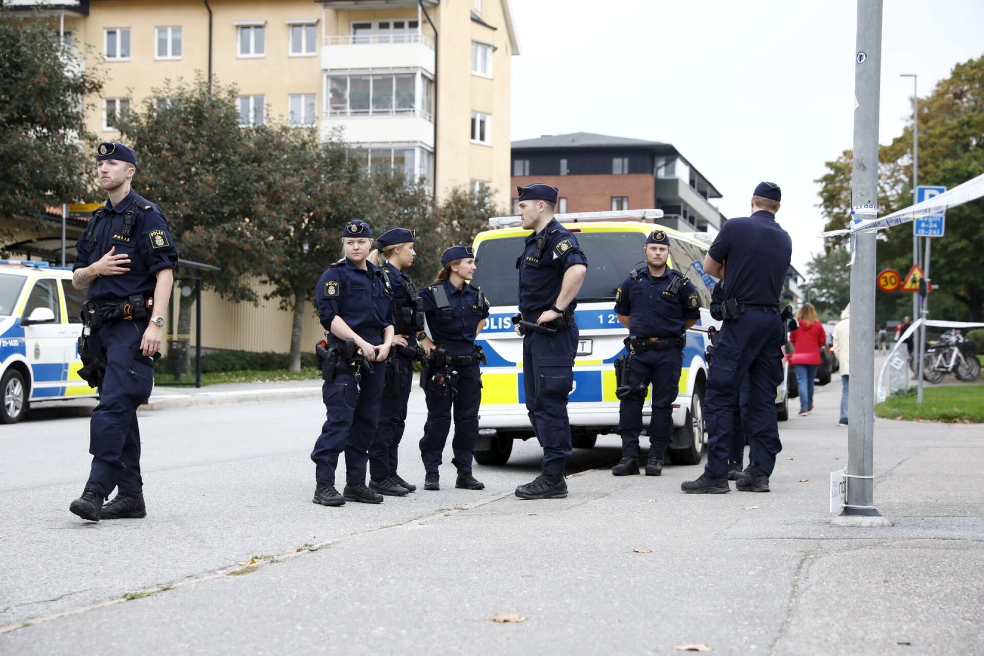 Fyra skottlossningar har ägt rum i Uppsala på mindre än en veckas tid. Tidigt under tisdagsmorgonen sköts en 25-årig man till döds i en trappuppgång på Salabacksgatan i Uppsala. 