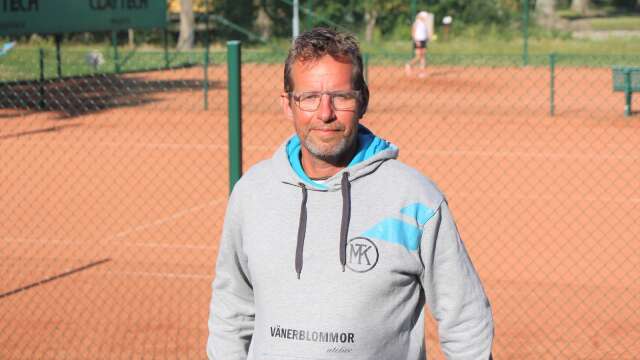 Peter Lindqvist är tränare i MTK och är med under helgen. Han tycker att det är roligt, trots att det inte är några lokala spelare med.
