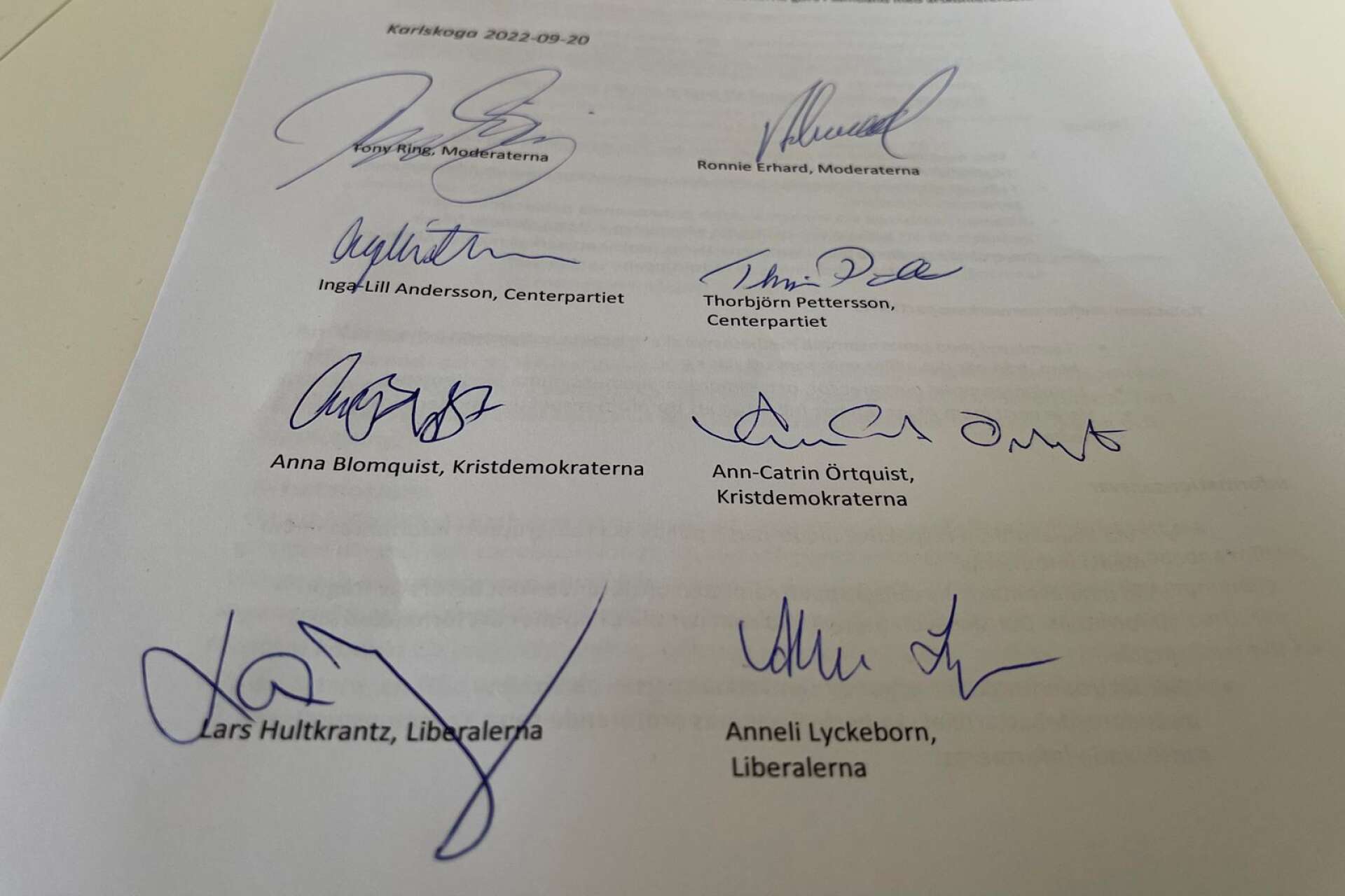 Överenskommelsen om ett nytt valtekniskt samarbete är nu underskriven av alla fyra partier.