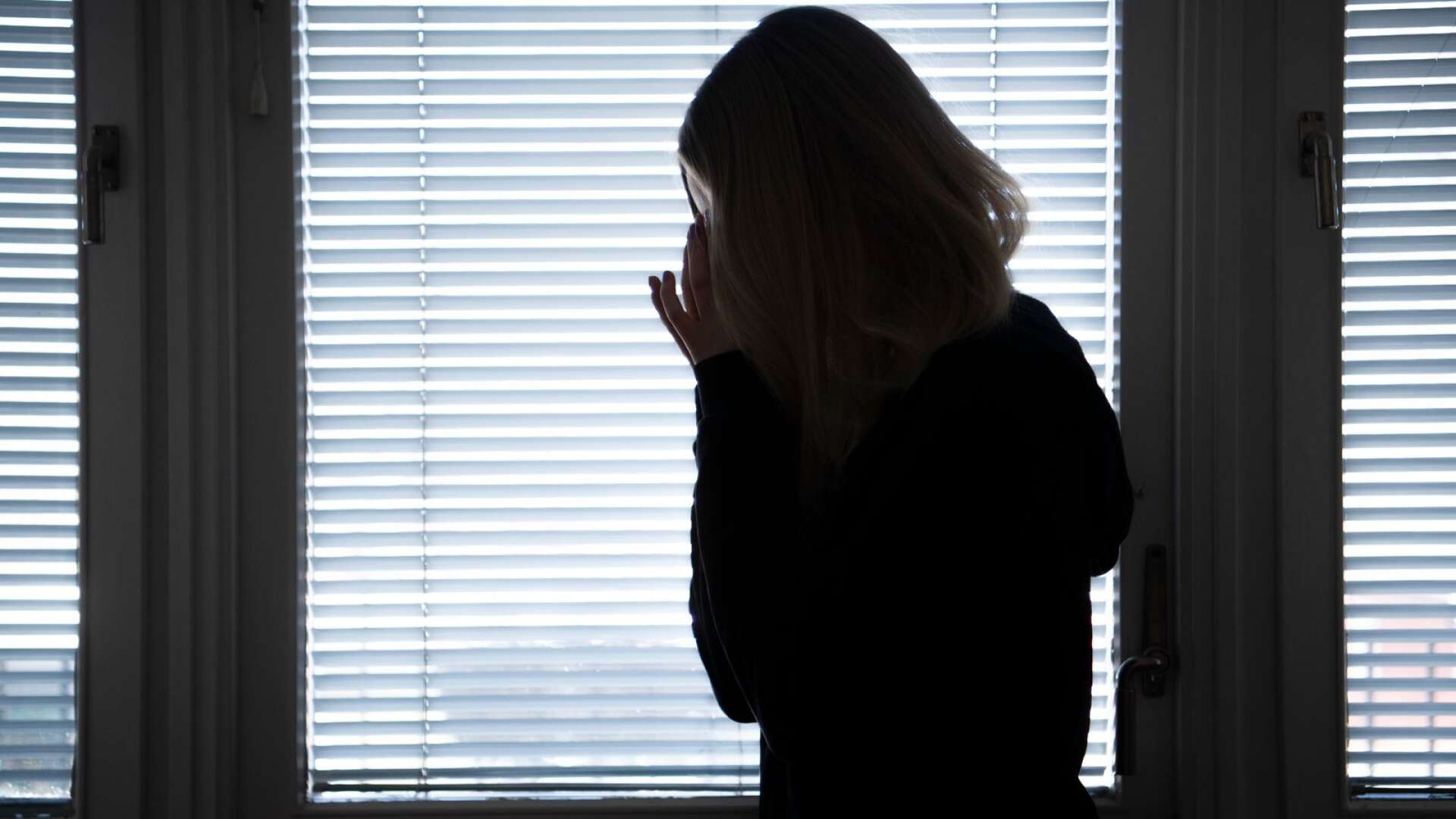 En familj i Skaraborg berättar om sin kamp för sina två döttrar som lider av psykisk ohälsa.