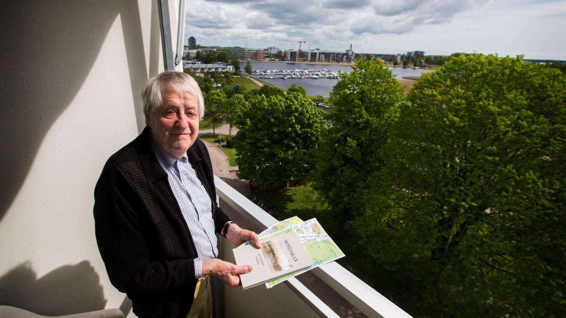 Gunnar Bengtsson har alltid varit intresserad av historia och kom 2008 med en bok om sin hemby Mosstakan i Järnskog. Nu berättar han historien om en stor silverskatt.