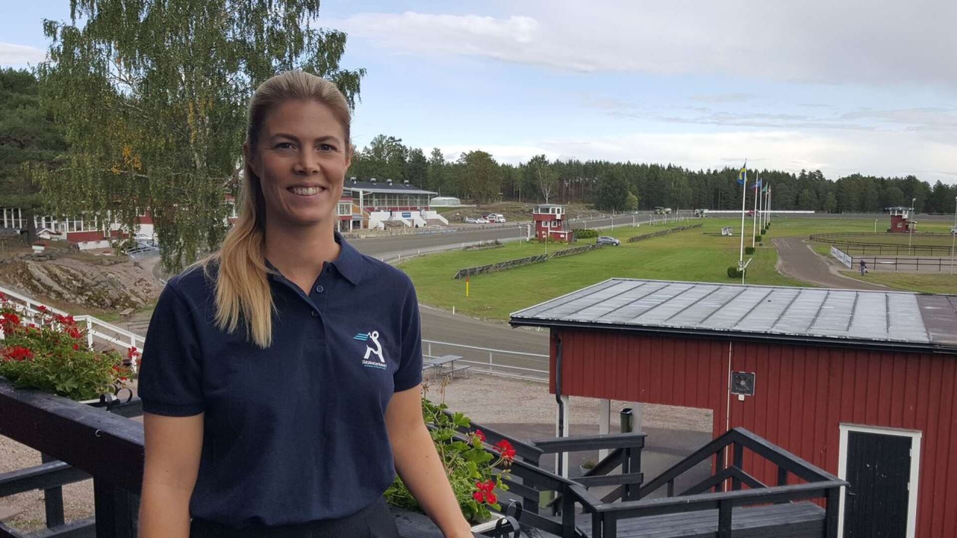 Årjängs travbanechef Johanna Karlin får samtal från norska travtränare.