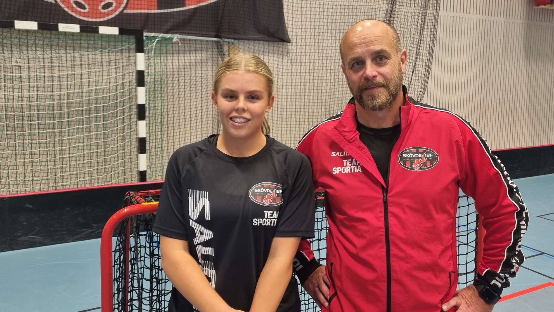 Skövde IBF:s Clara Örqvist och tränaren Magnus Kjellström.