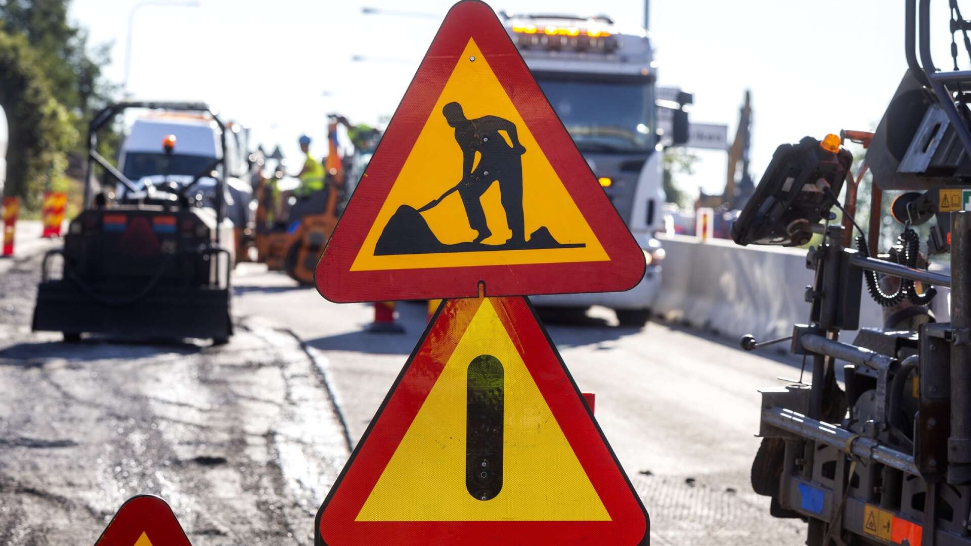 Under april till oktober kommer Karlstads kommun genomföra årets asfaltsäsong. Sammanlagt ska man asfaltera 22 kilometer väg och två kilometer cykelvägar, vilket är 13 kilometer mindre än ifjol.